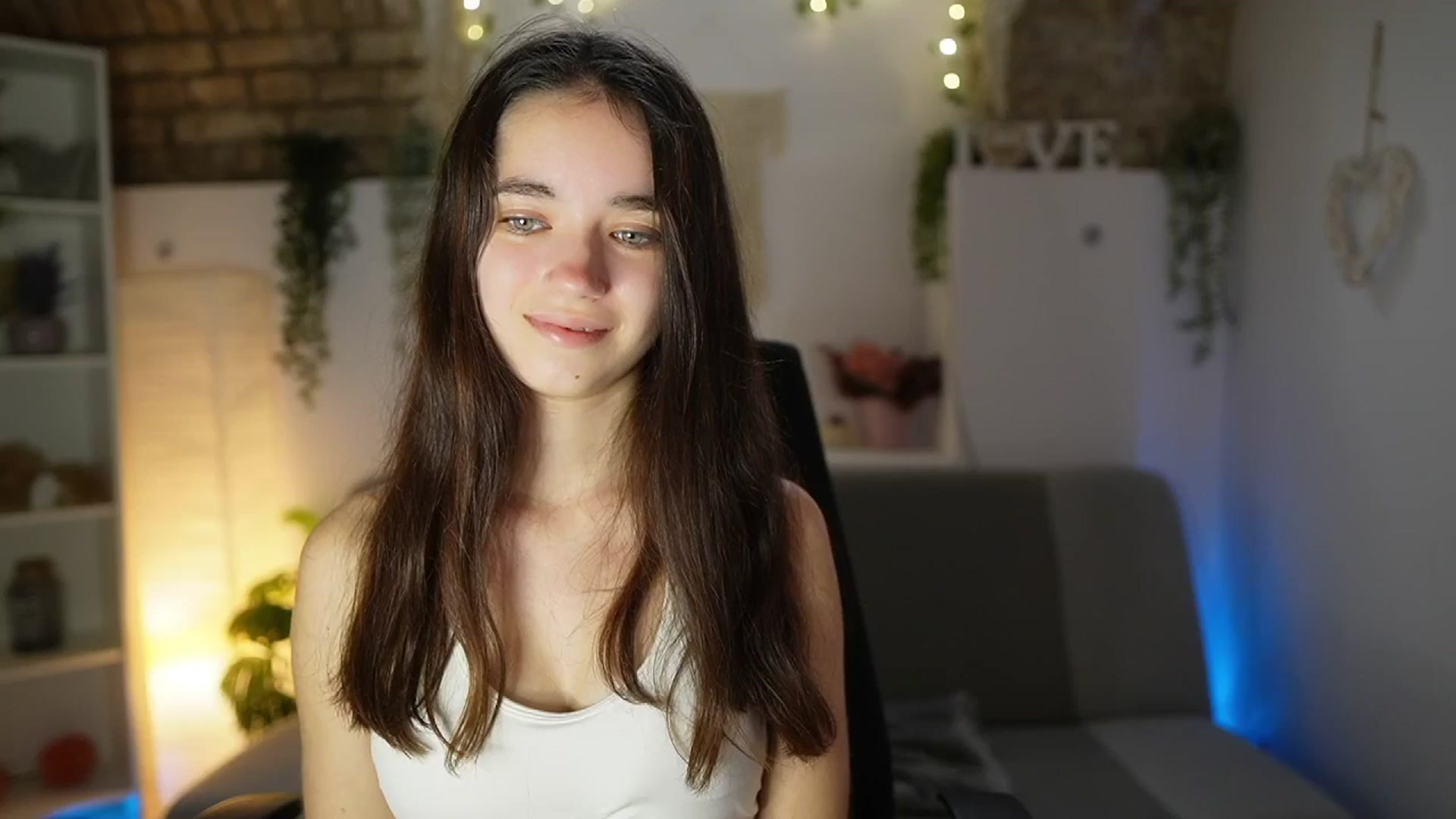 Gallery image thumbnail from Gia_Paige18's myfreecams stream on, 06/10/2025, 13:00 image 3 of 20