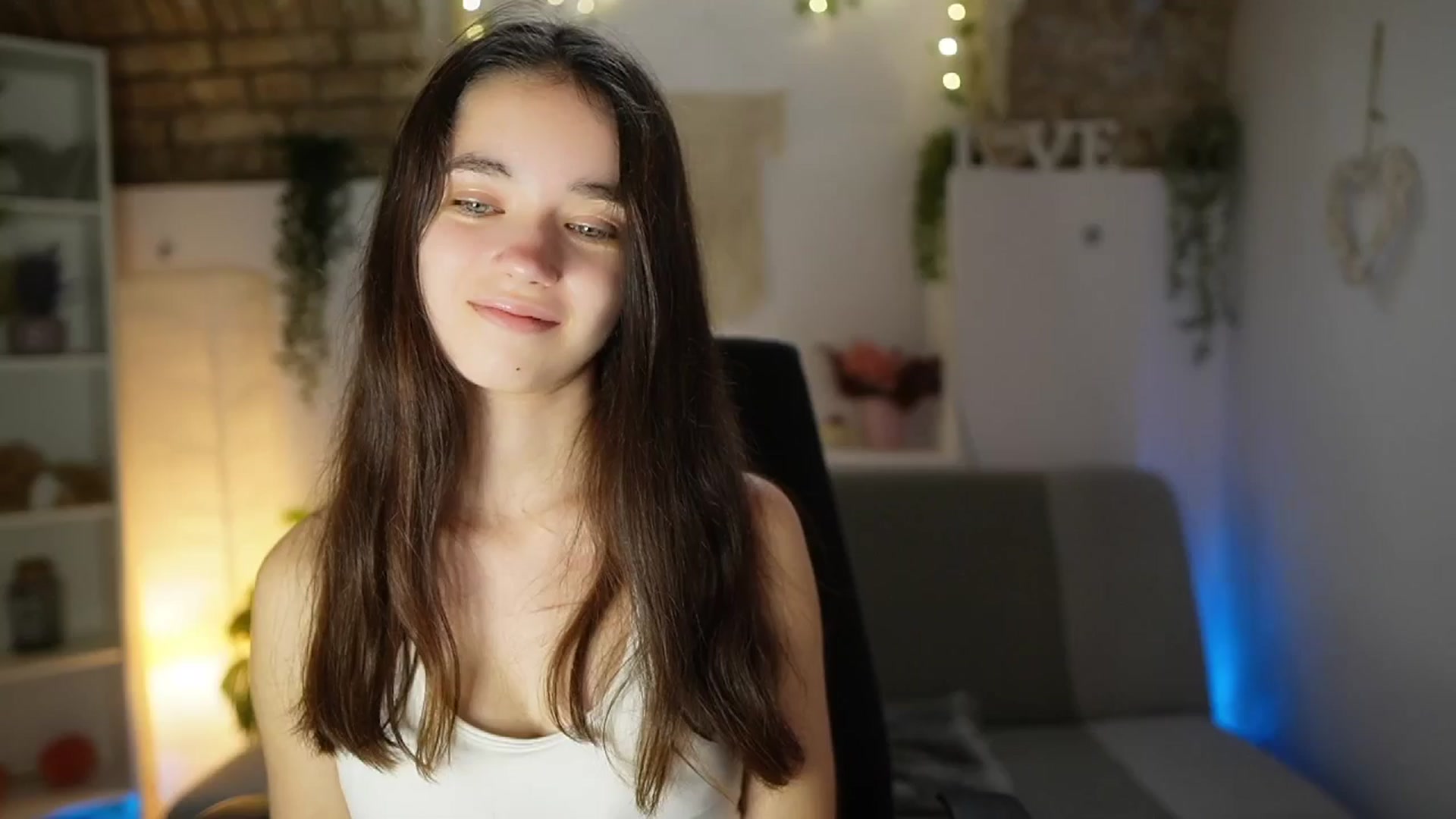 Gallery image thumbnail from Gia_Paige18's myfreecams stream on, 06/10/2025, 13:00 image 5 of 20