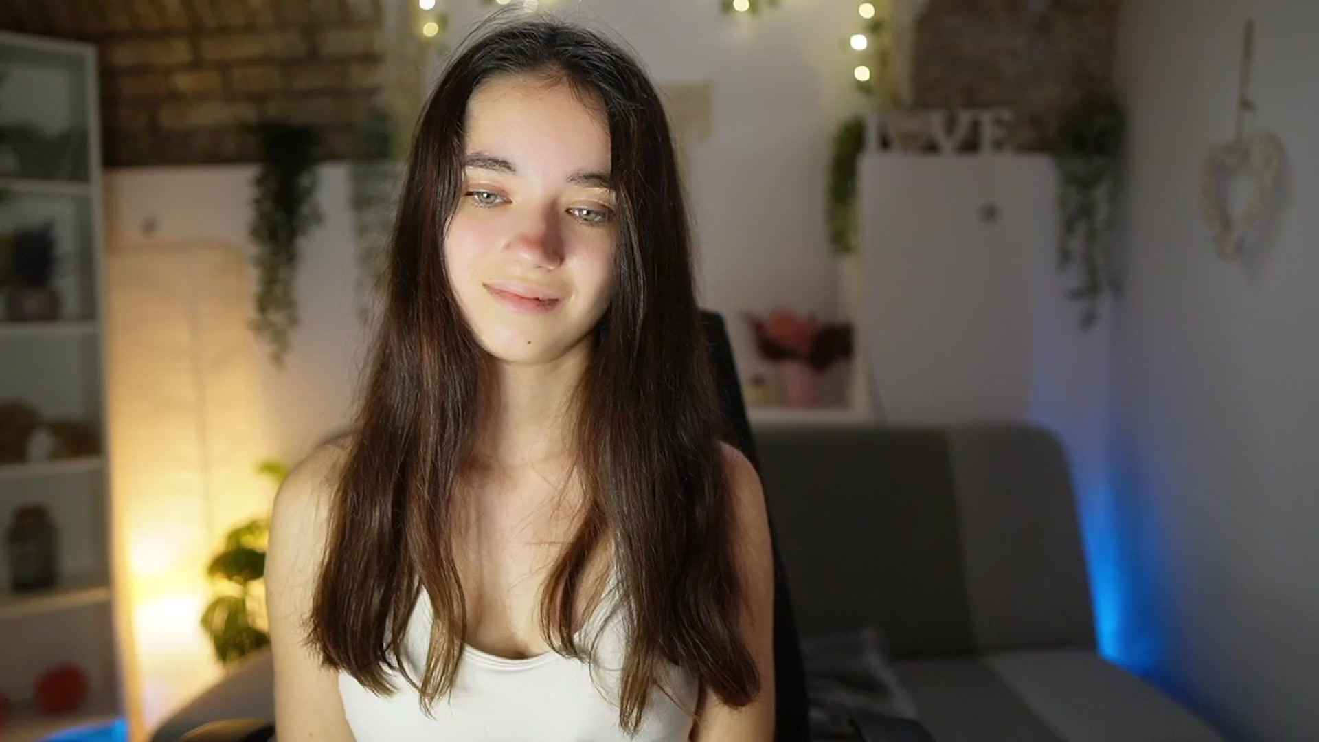 Gallery image thumbnail from Gia_Paige18's myfreecams stream on, 06/10/2025, 13:00 image 4 of 20