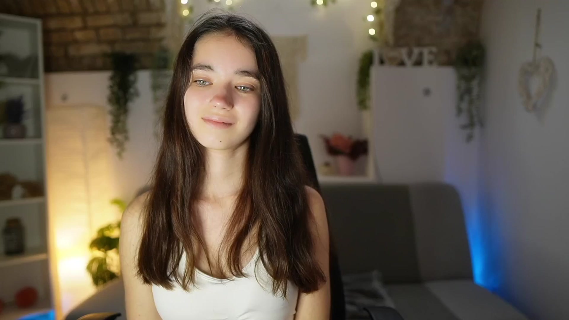 Gallery image thumbnail from Gia_Paige18's myfreecams stream on, 06/10/2025, 13:00 image 9 of 20