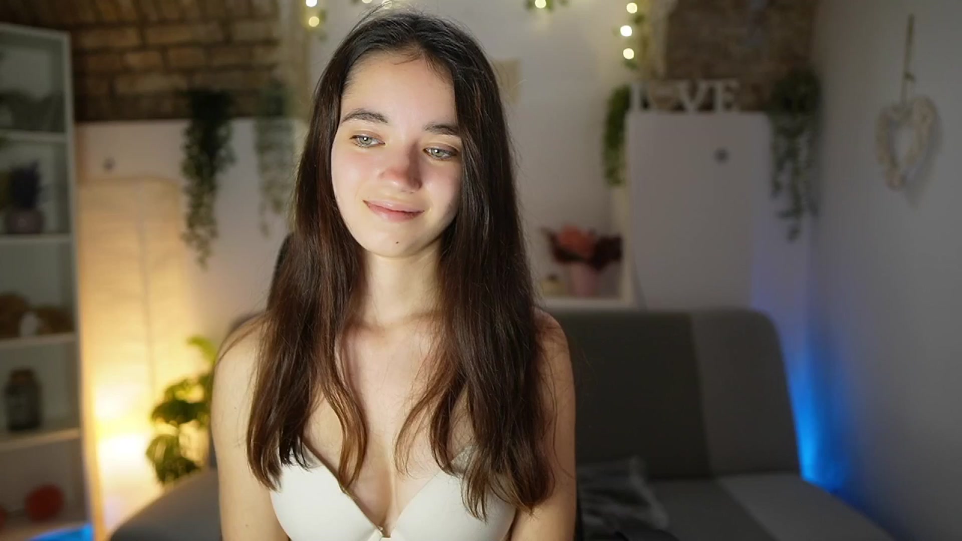 Gallery image thumbnail from Gia_Paige18's myfreecams stream on, 06/10/2025, 13:00 image 11 of 20