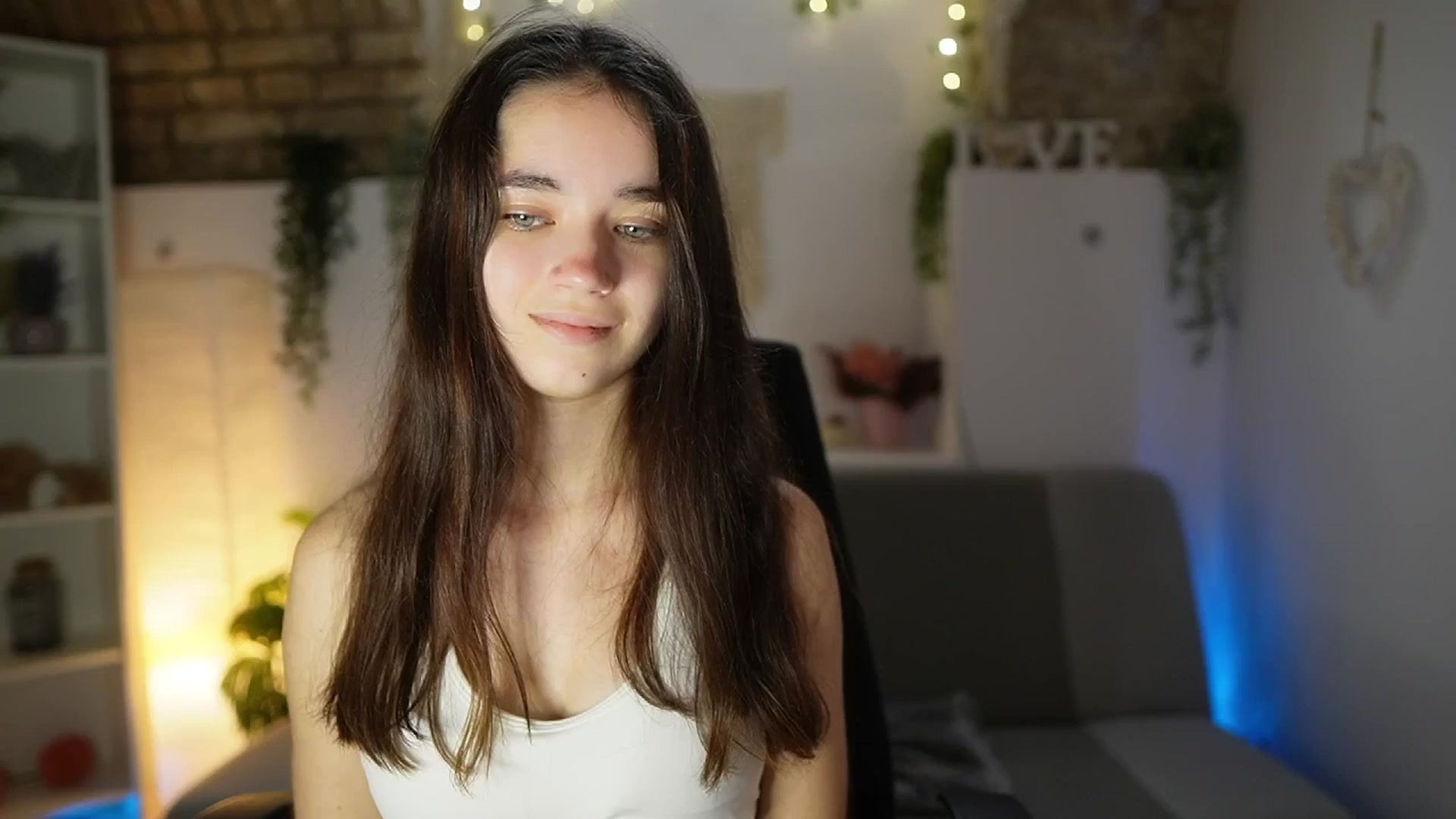 Gallery image thumbnail from Gia_Paige18's myfreecams stream on, 06/10/2025, 13:00 image 1 of 20