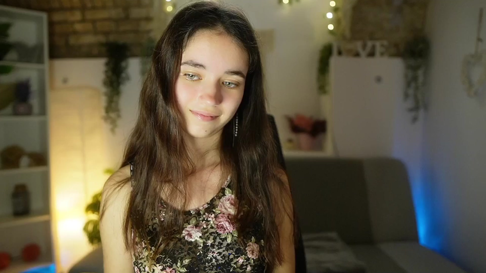 Gallery image thumbnail from Gia_Paige18's myfreecams stream on, 06/13/2025, 17:50 image 9 of 20