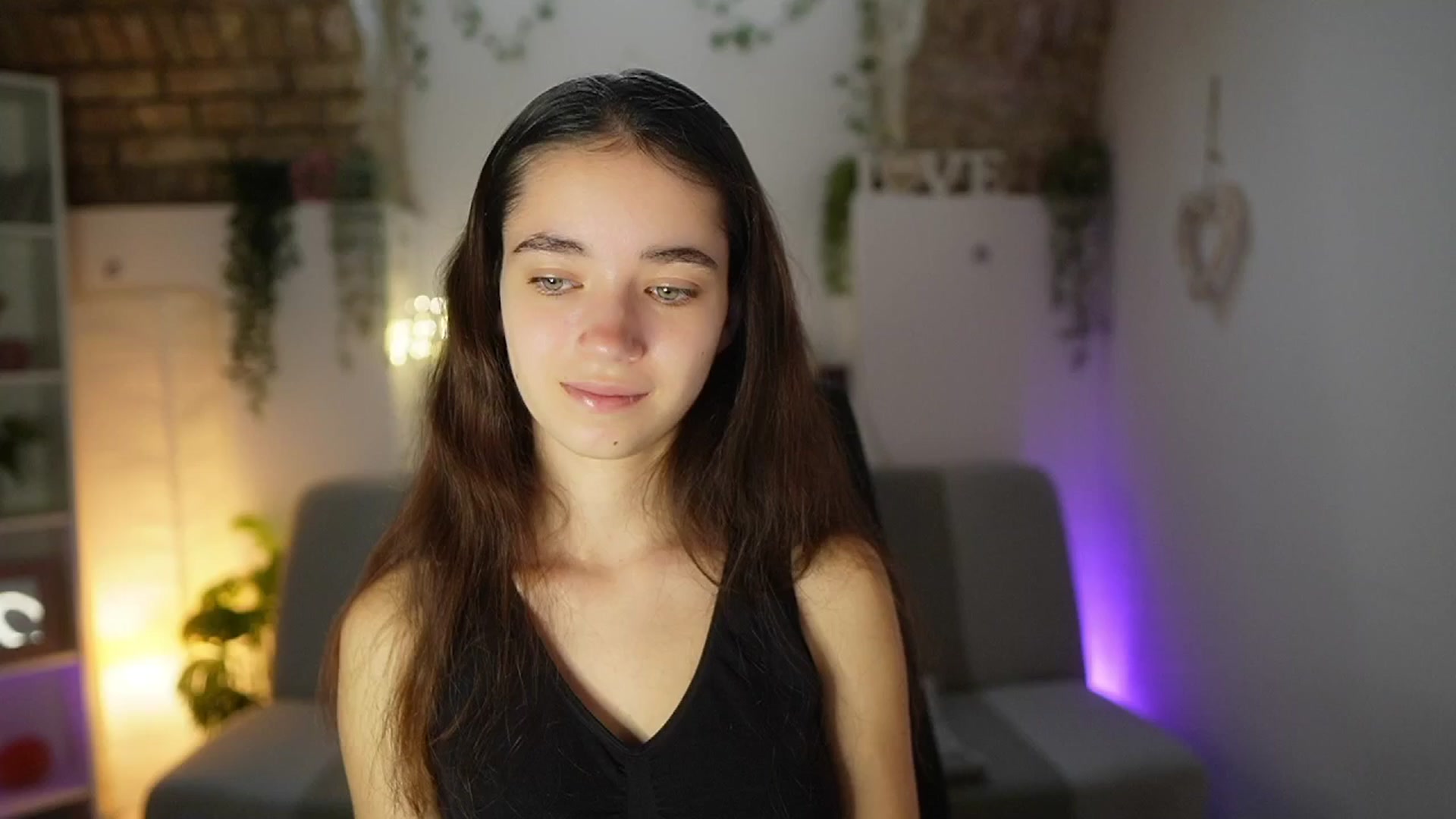 Gallery image thumbnail from Gia_Paige18's myfreecams stream on, 06/15/2025, 09:34 image 10 of 20