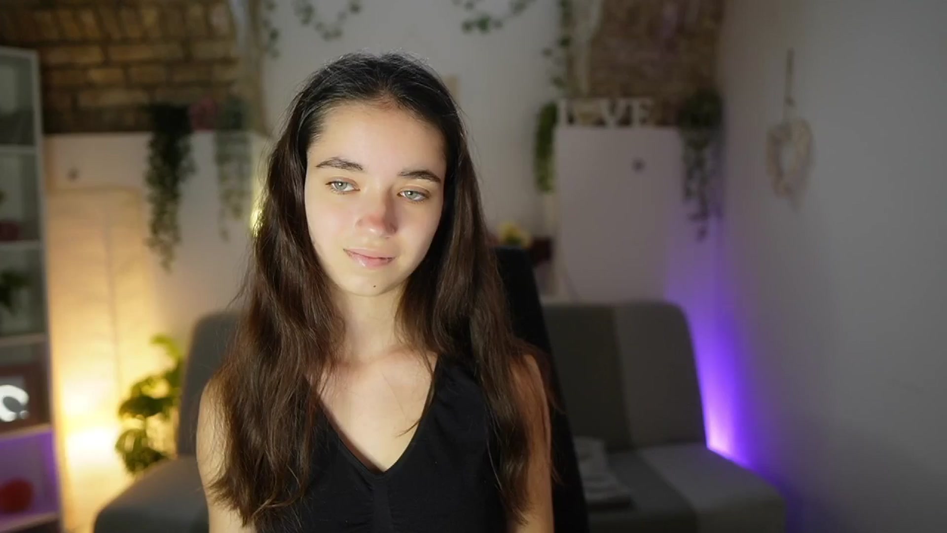 Gallery image thumbnail from Gia_Paige18's myfreecams stream on, 06/15/2025, 11:04 image 16 of 20