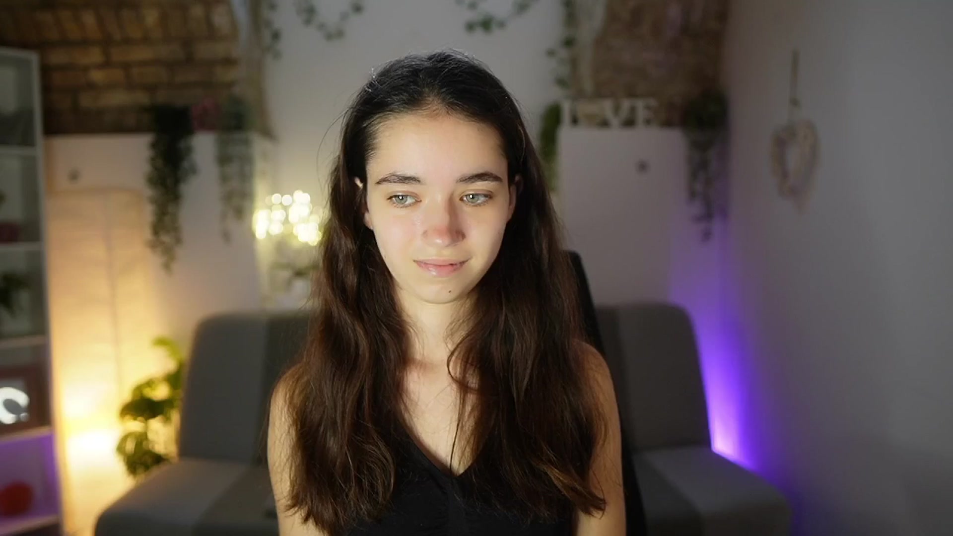 Gallery image thumbnail from Gia_Paige18's myfreecams stream on, 06/15/2025, 11:04 image 10 of 20