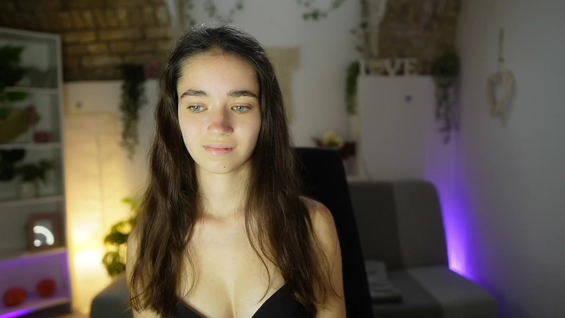 Gallery image thumbnail from Gia_Paige18's myfreecams stream on, 06/15/2025, 12:14 image 6 of 20