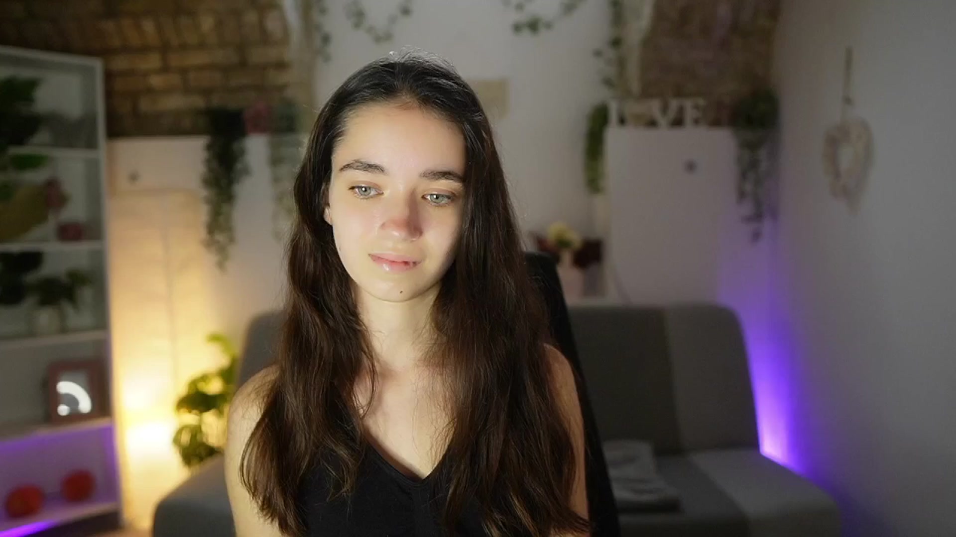 Gallery image thumbnail from Gia_Paige18's myfreecams stream on, 06/15/2025, 13:08 image 6 of 20