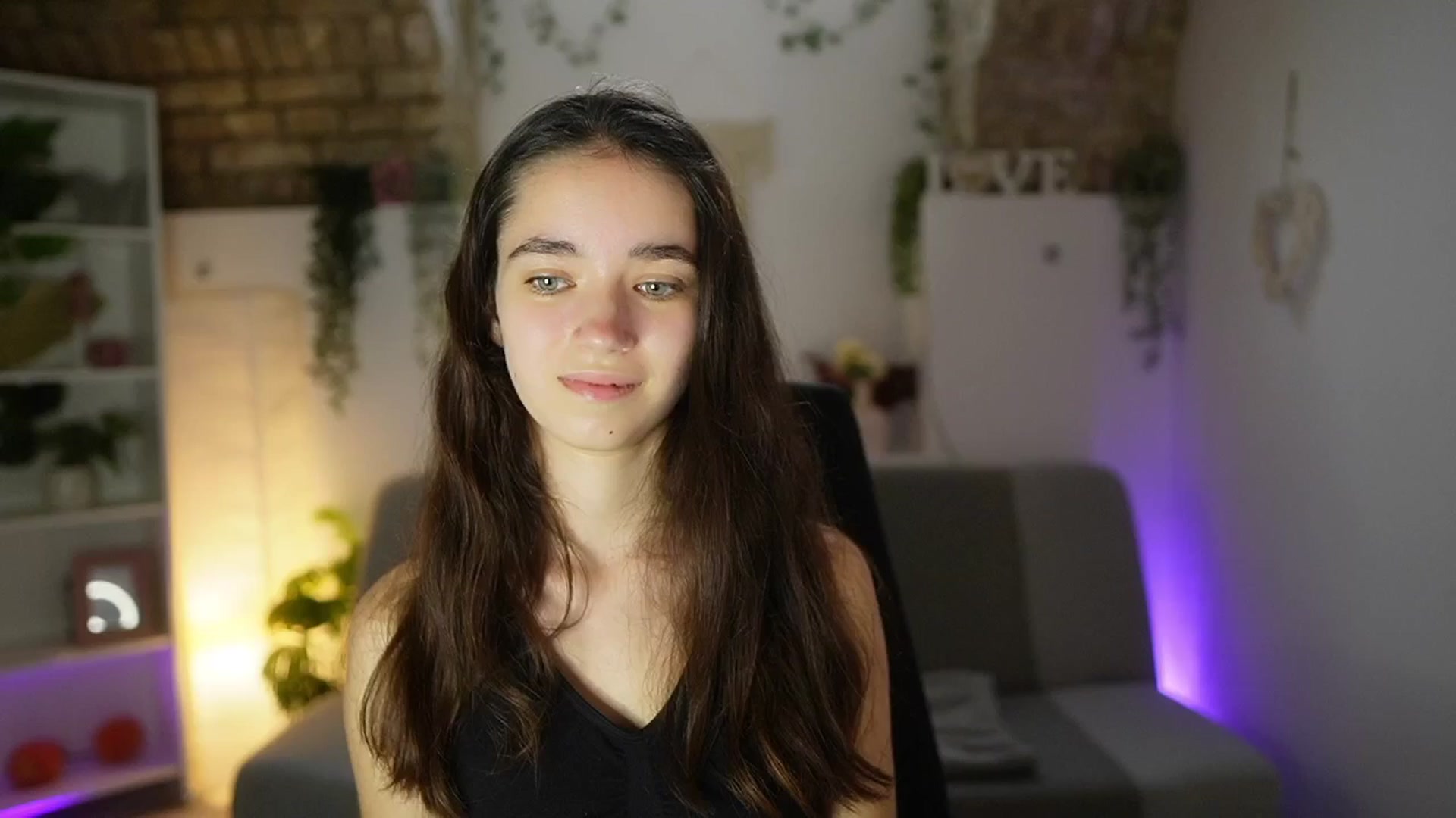 Gallery image thumbnail from Gia_Paige18's myfreecams stream on, 06/15/2025, 13:08 image 10 of 20