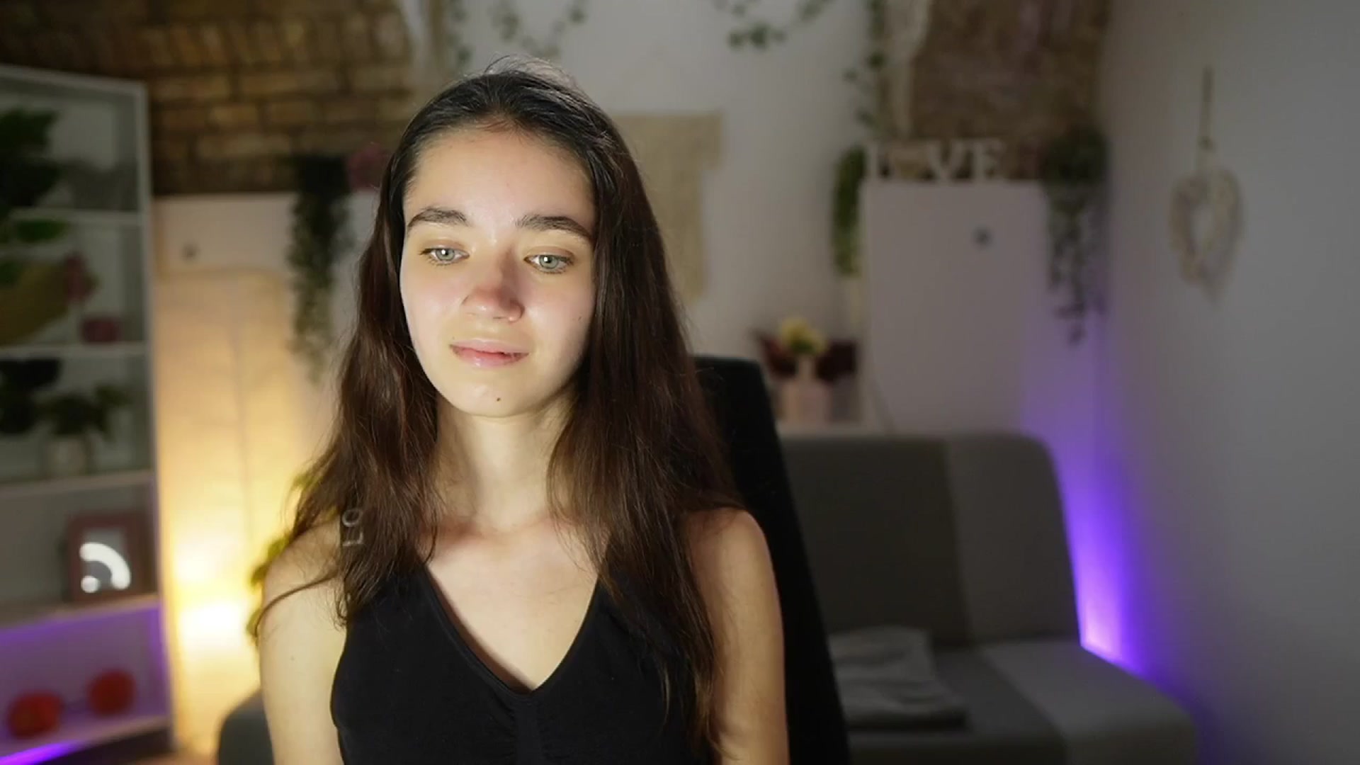 Gallery image thumbnail from Gia_Paige18's myfreecams stream on, 06/15/2025, 13:08 image 19 of 20
