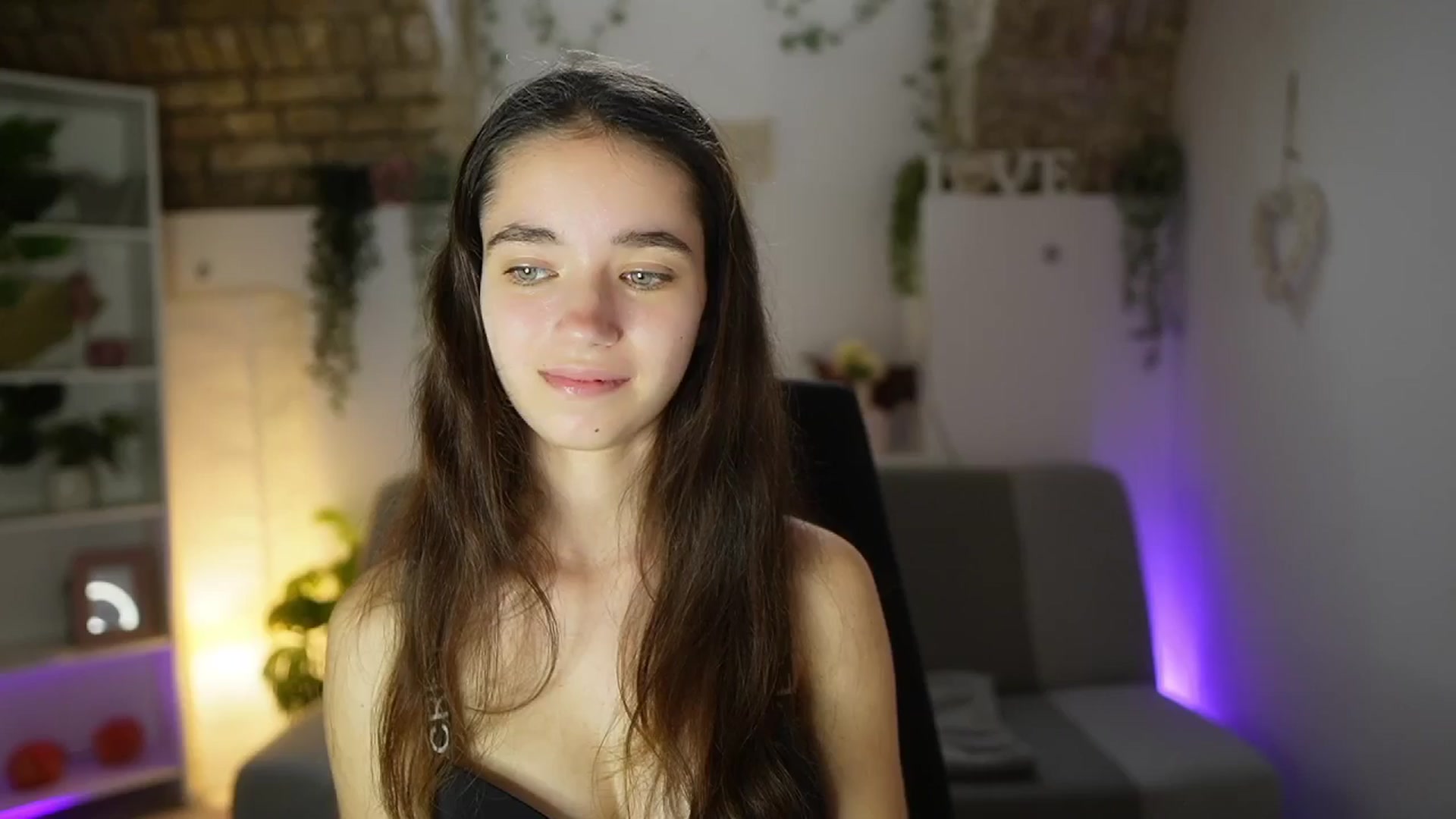 Gallery image thumbnail from Gia_Paige18's myfreecams stream on, 06/15/2025, 14:07 image 18 of 20