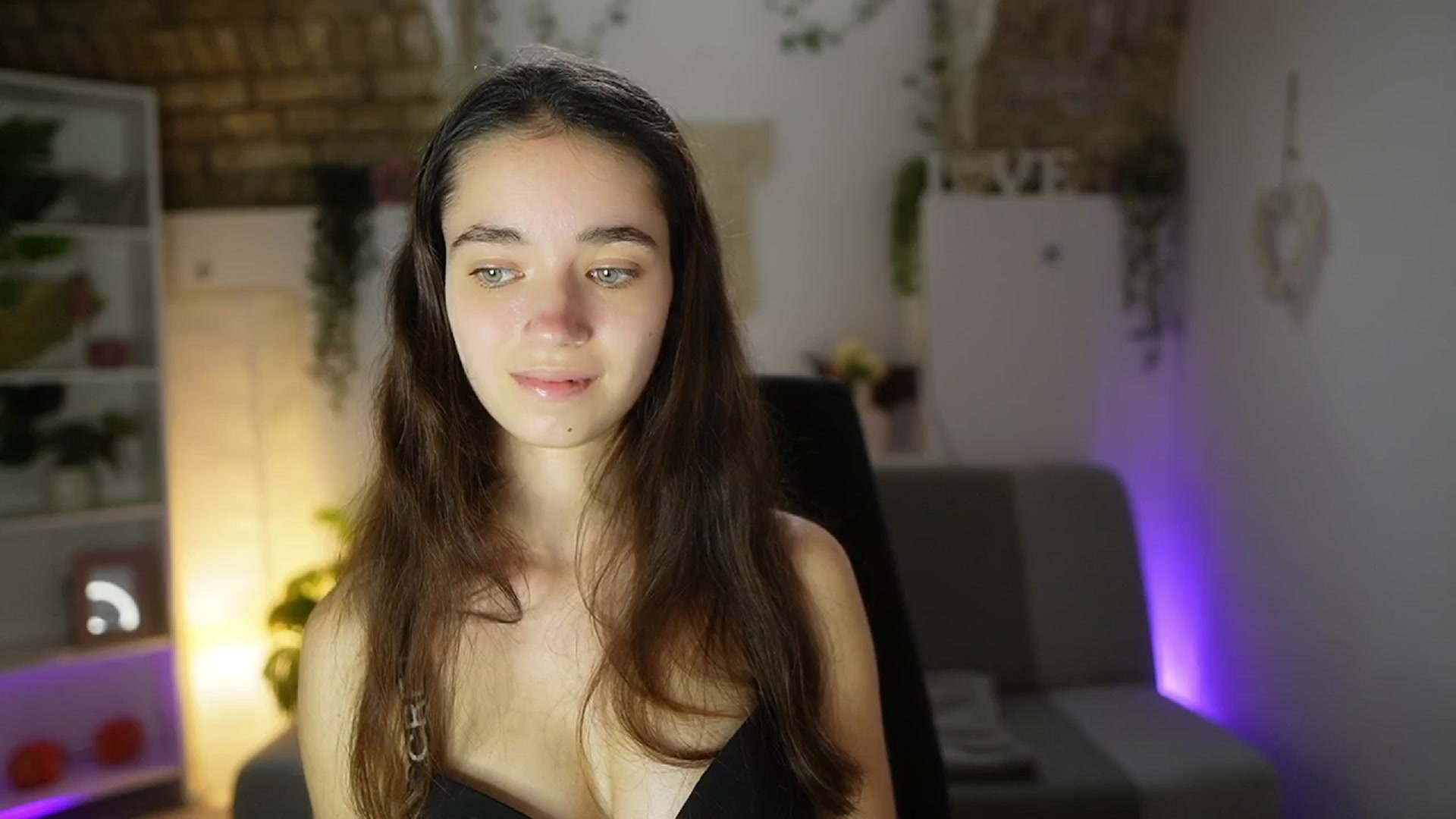 Gallery image thumbnail from Gia_Paige18's myfreecams stream on, 06/15/2025, 14:07 image 8 of 20
