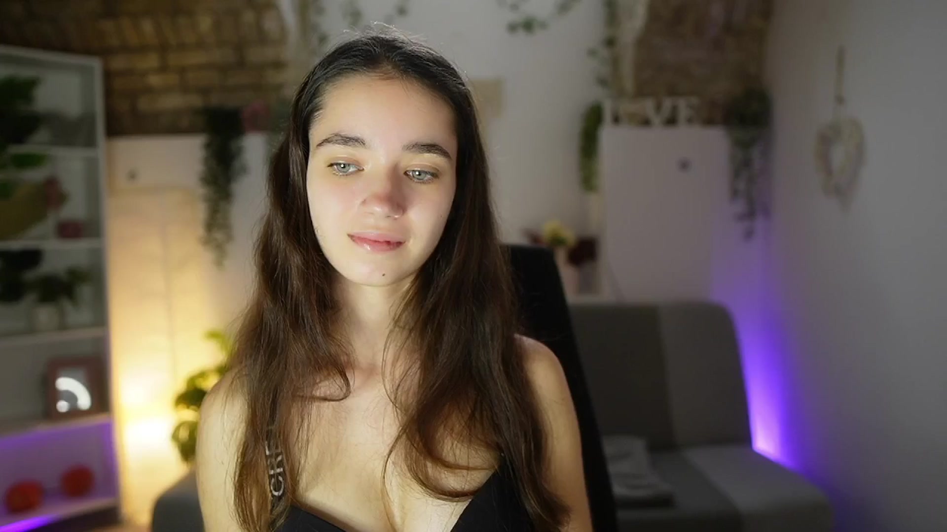 Gallery image thumbnail from Gia_Paige18's myfreecams stream on, 06/15/2025, 14:07 image 7 of 20