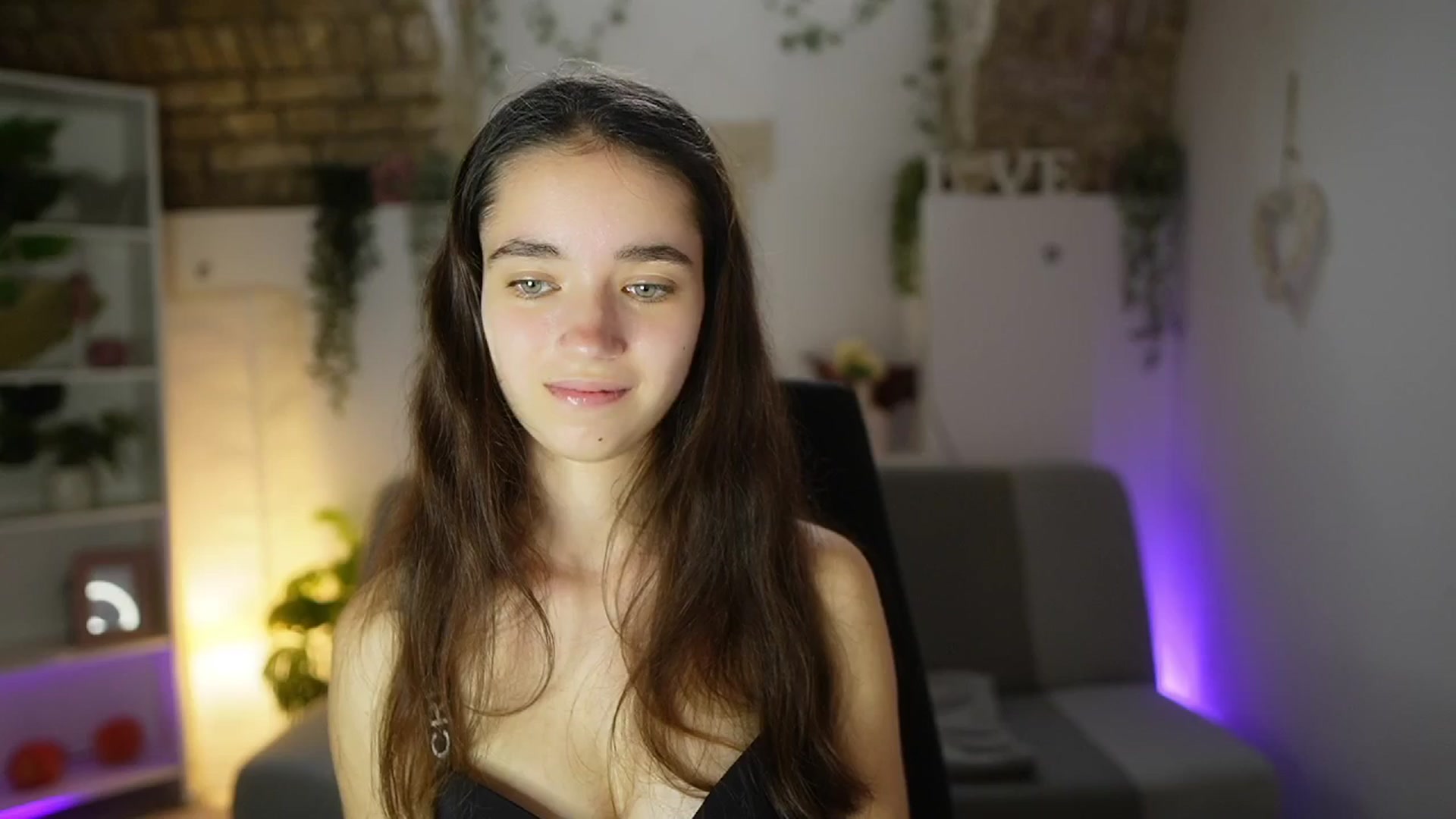 Gallery image thumbnail from Gia_Paige18's myfreecams stream on, 06/15/2025, 14:07 image 17 of 20