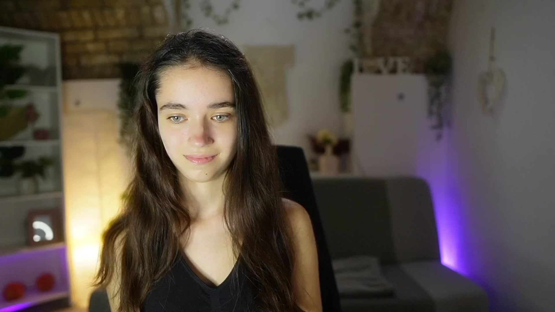 Gallery image thumbnail from Gia_Paige18's myfreecams stream on, 06/15/2025, 17:22 image 13 of 20