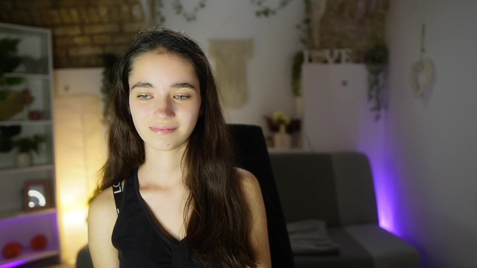 Gallery image thumbnail from Gia_Paige18's myfreecams stream on, 06/15/2025, 17:22 image 12 of 20