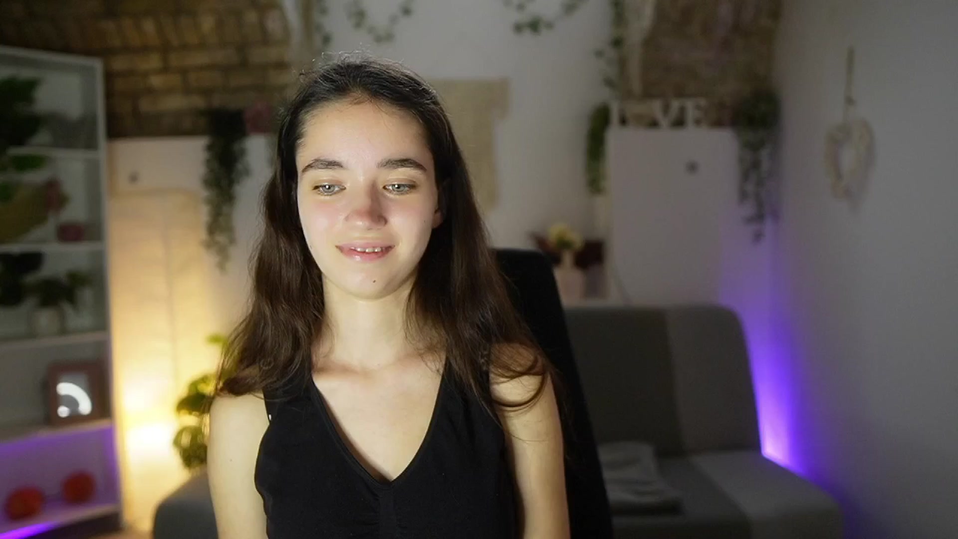 Gallery image thumbnail from Gia_Paige18's myfreecams stream on, 06/15/2025, 17:22 image 5 of 20
