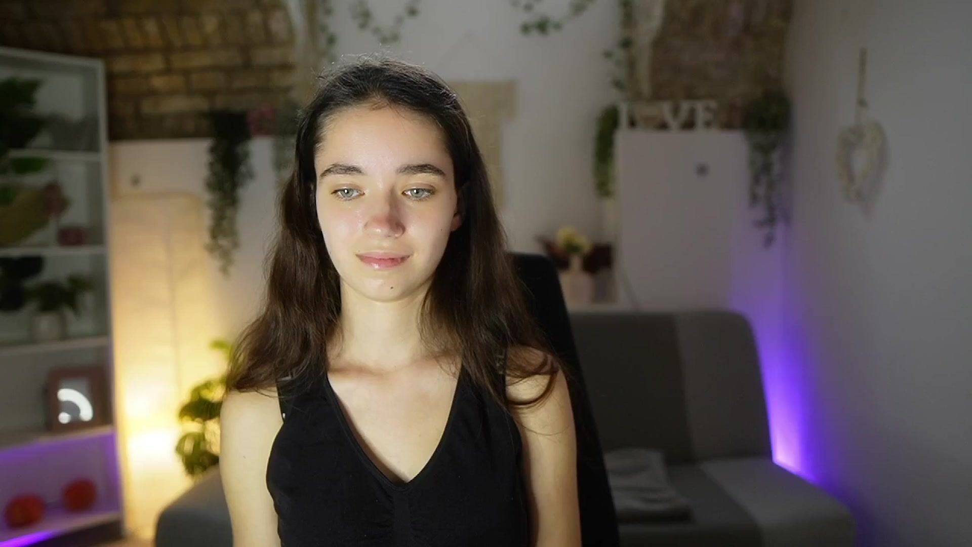 Gallery image thumbnail from Gia_Paige18's myfreecams stream on, 06/15/2025, 17:22 image 4 of 20