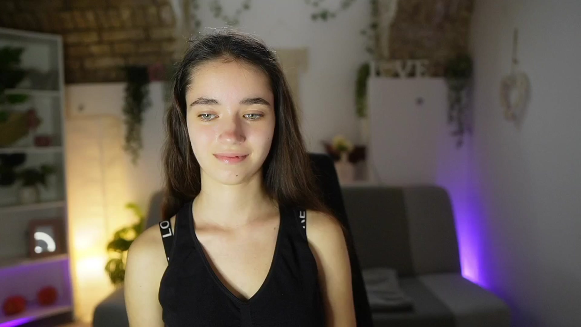 Gallery image thumbnail from Gia_Paige18's myfreecams stream on, 06/15/2025, 17:22 image 1 of 20