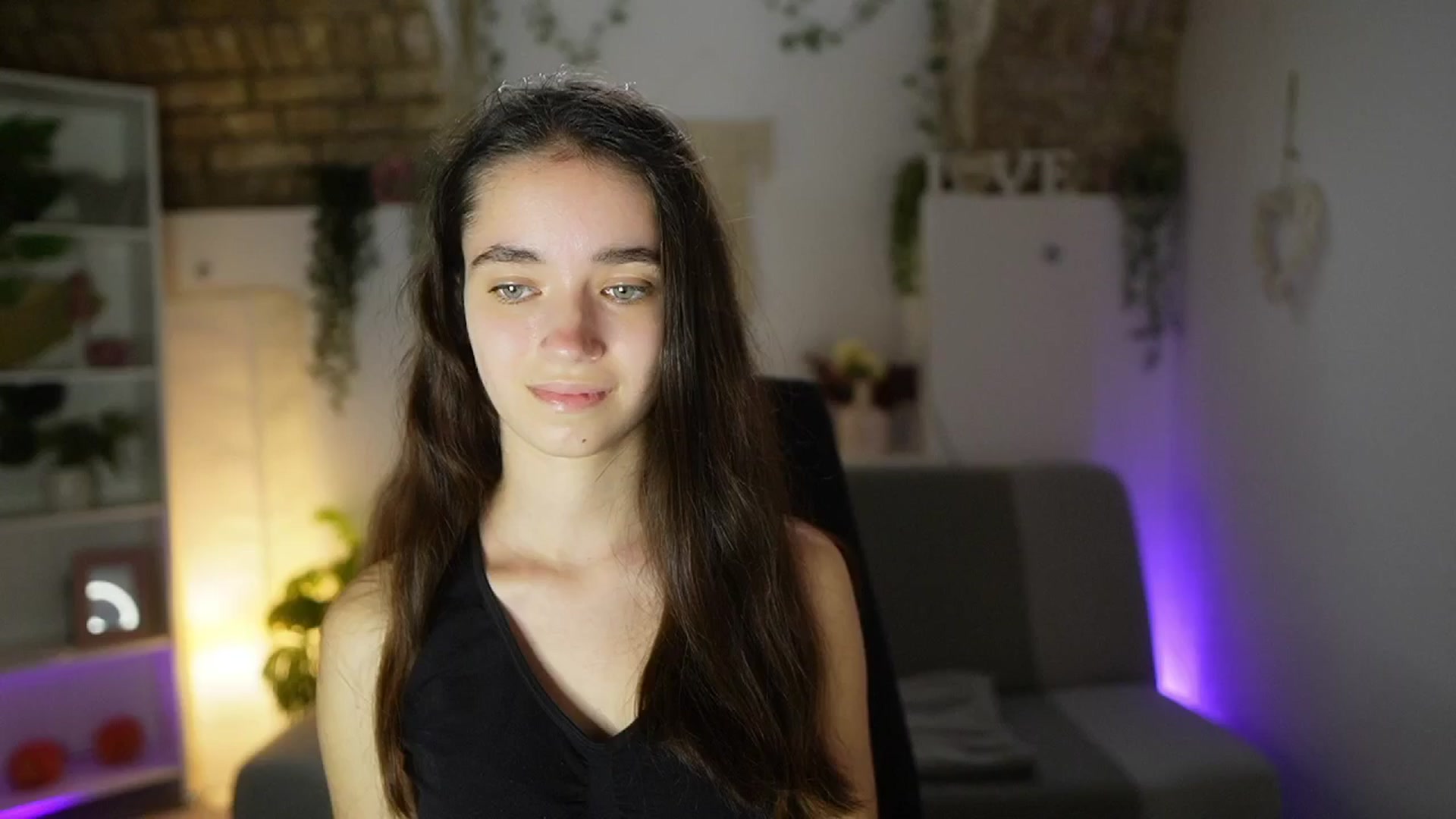 Gallery image thumbnail from Gia_Paige18's myfreecams stream on, 06/15/2025, 17:22 image 9 of 20