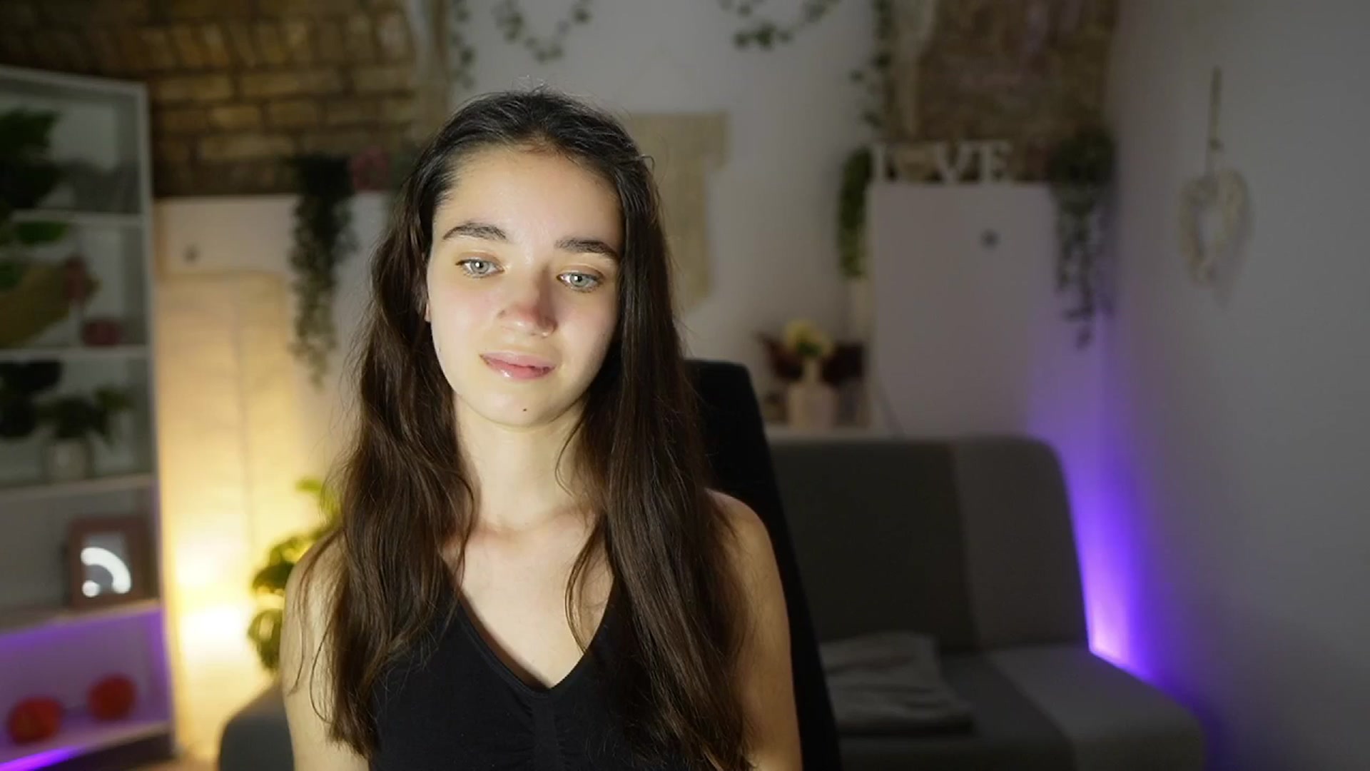 Gallery image thumbnail from Gia_Paige18's myfreecams stream on, 06/15/2025, 17:22 image 14 of 20