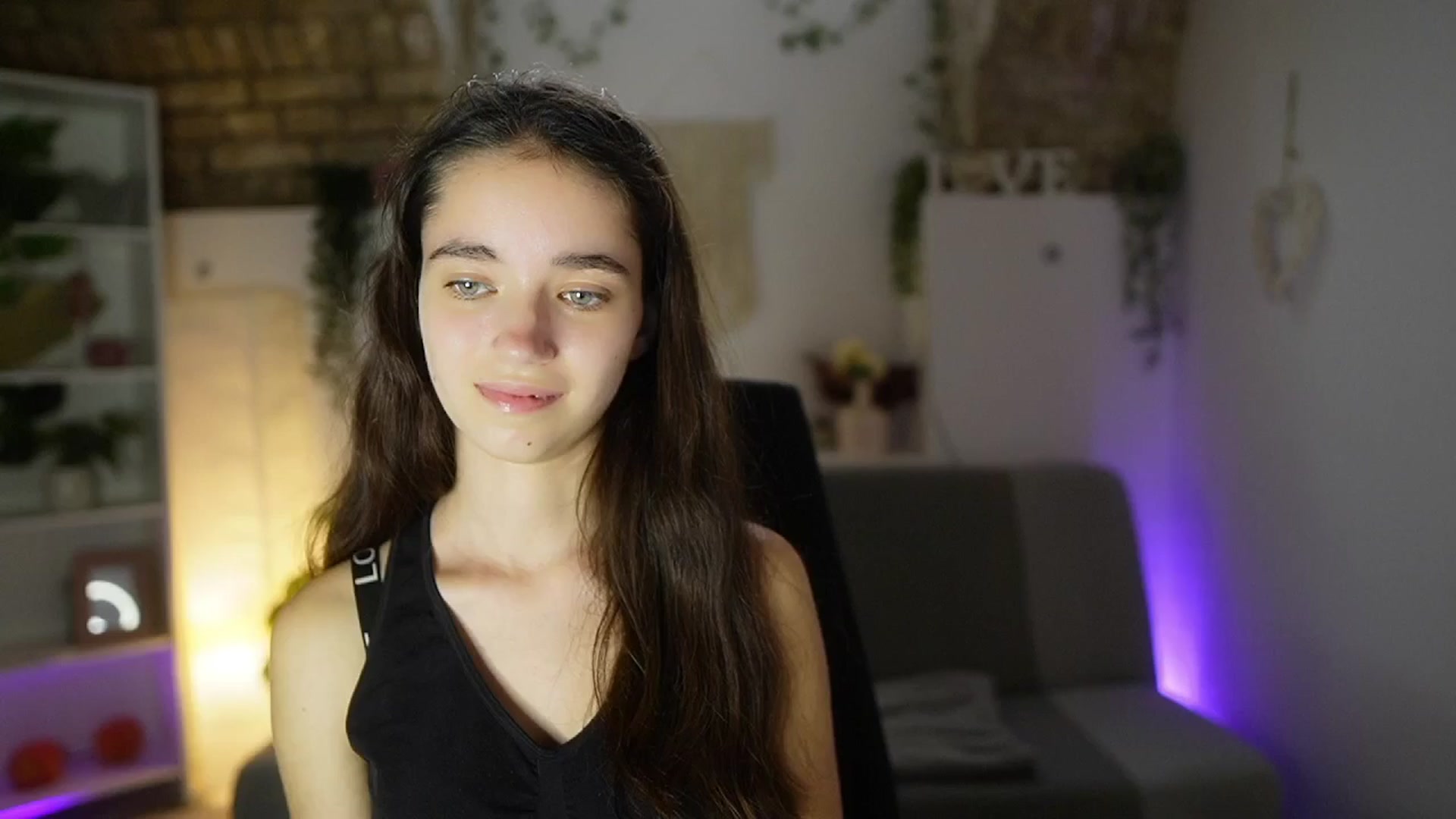 Gallery image thumbnail from Gia_Paige18's myfreecams stream on, 06/15/2025, 17:22 image 11 of 20