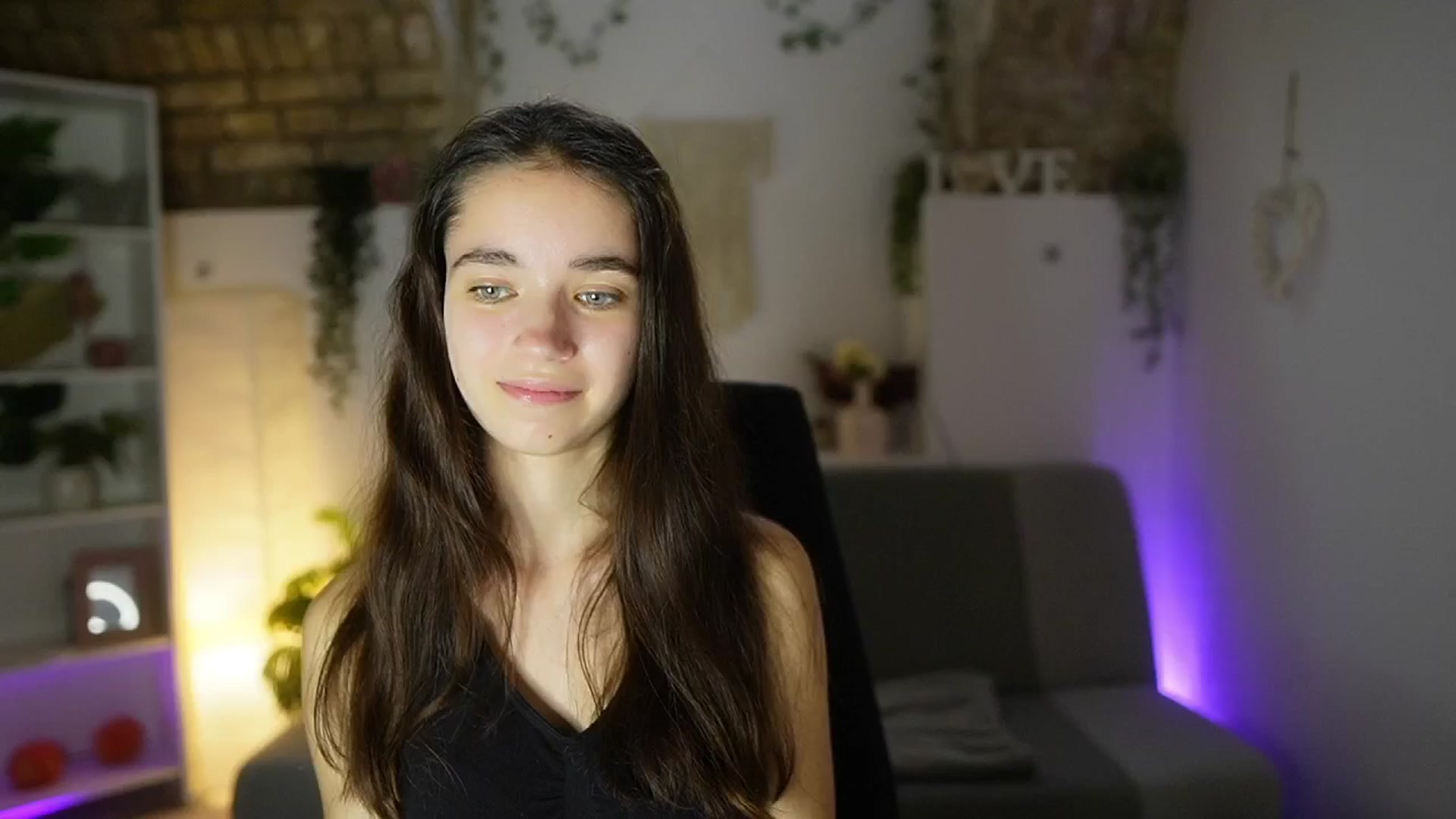 Gallery image thumbnail from Gia_Paige18's myfreecams stream on, 06/15/2025, 17:22 image 15 of 20