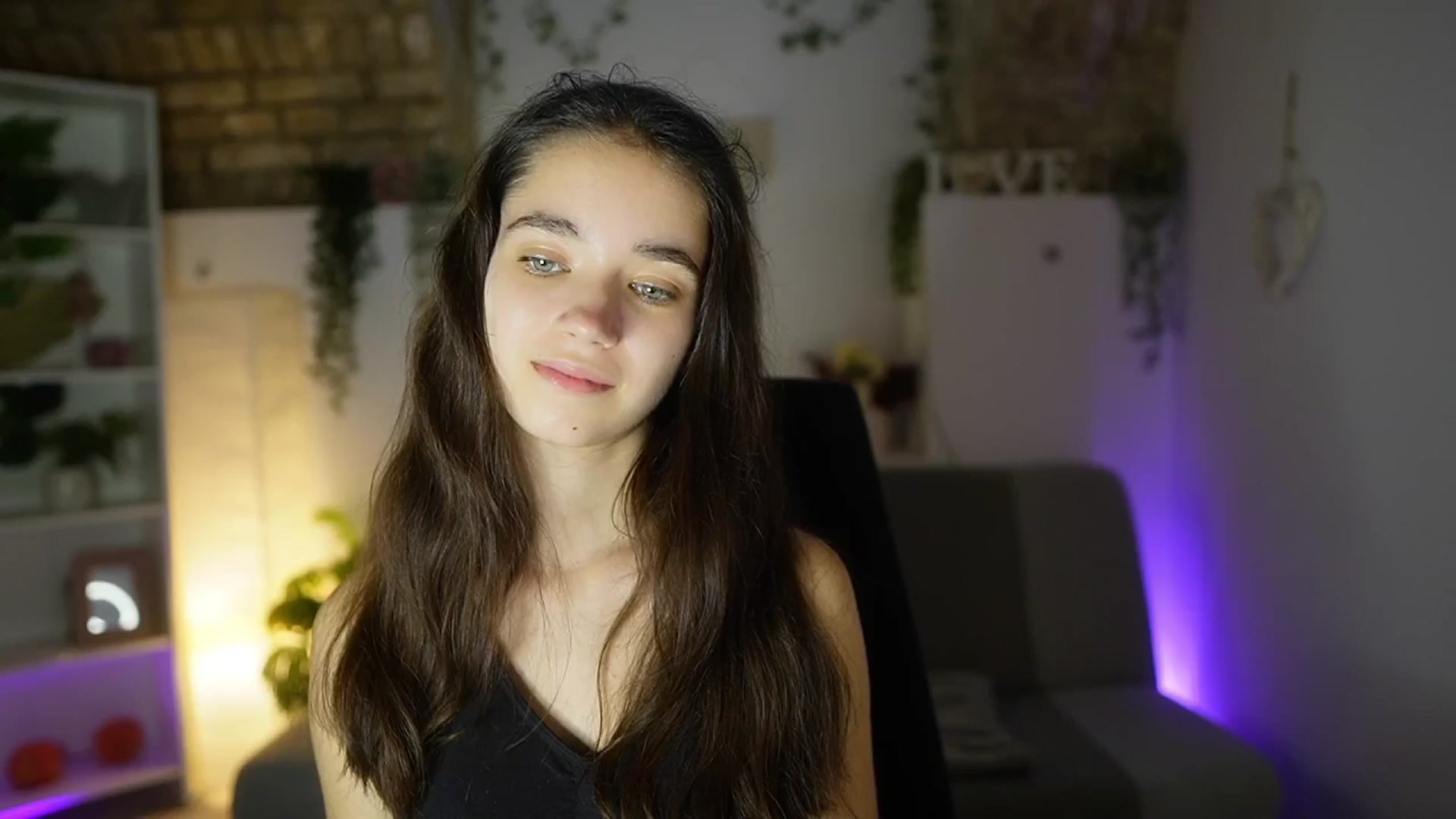 Gallery image thumbnail from Gia_Paige18's myfreecams stream on, 06/15/2025, 17:50 image 14 of 20