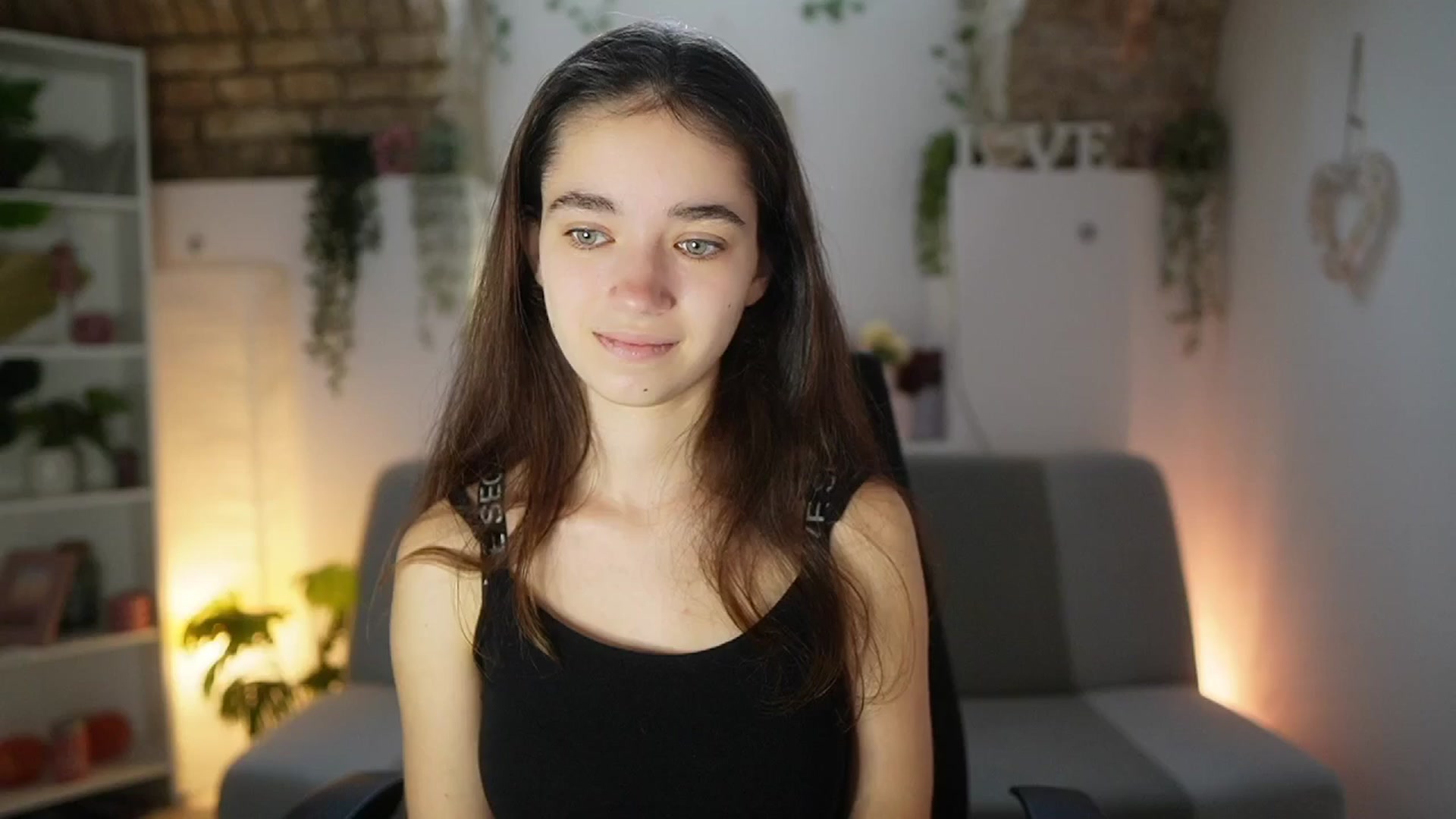 Gallery image thumbnail from Gia_Paige18's myfreecams stream on, 06/18/2025, 08:37 image 9 of 20
