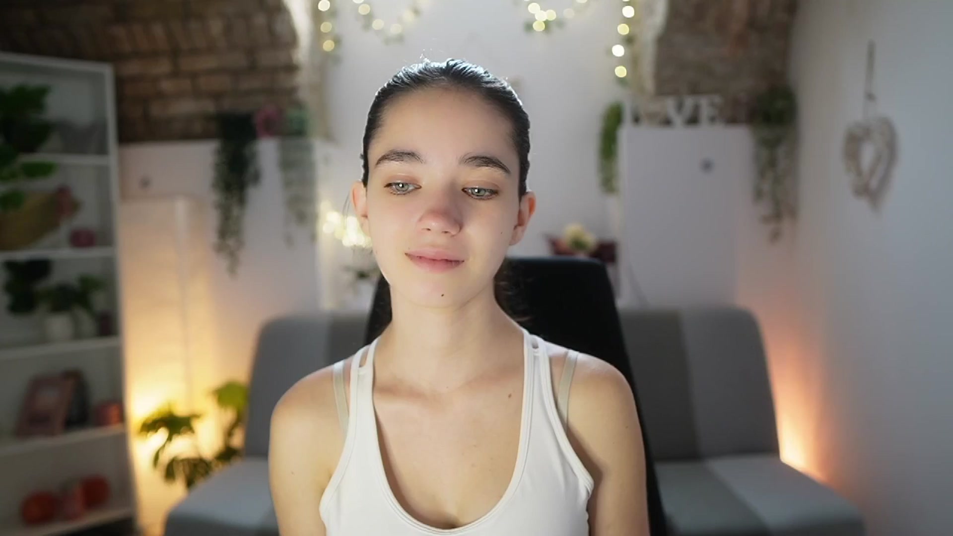 Gallery image thumbnail from Gia_Paige18's myfreecams stream on, 06/19/2025, 07:24 image 15 of 20