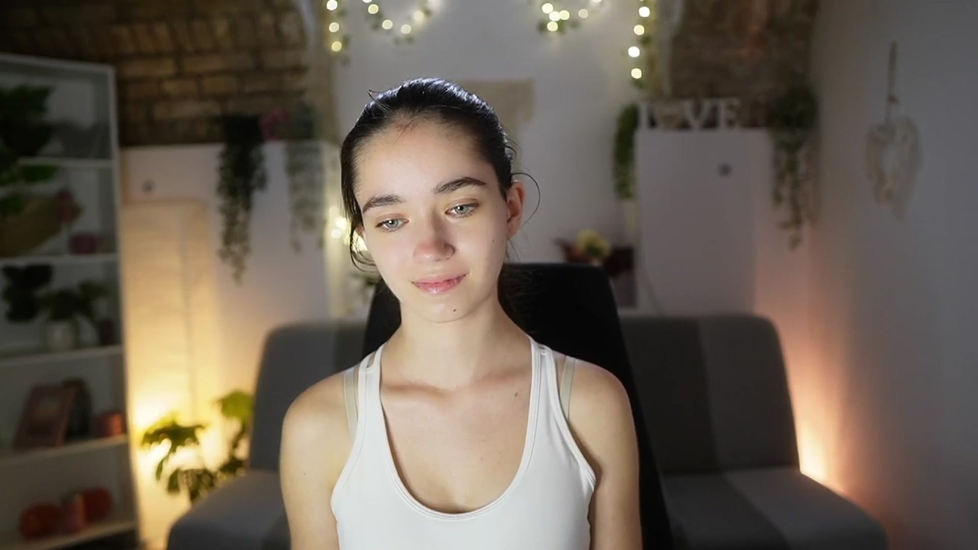Gallery image thumbnail from Gia_Paige18's myfreecams stream on, 06/19/2025, 12:02 image 19 of 20
