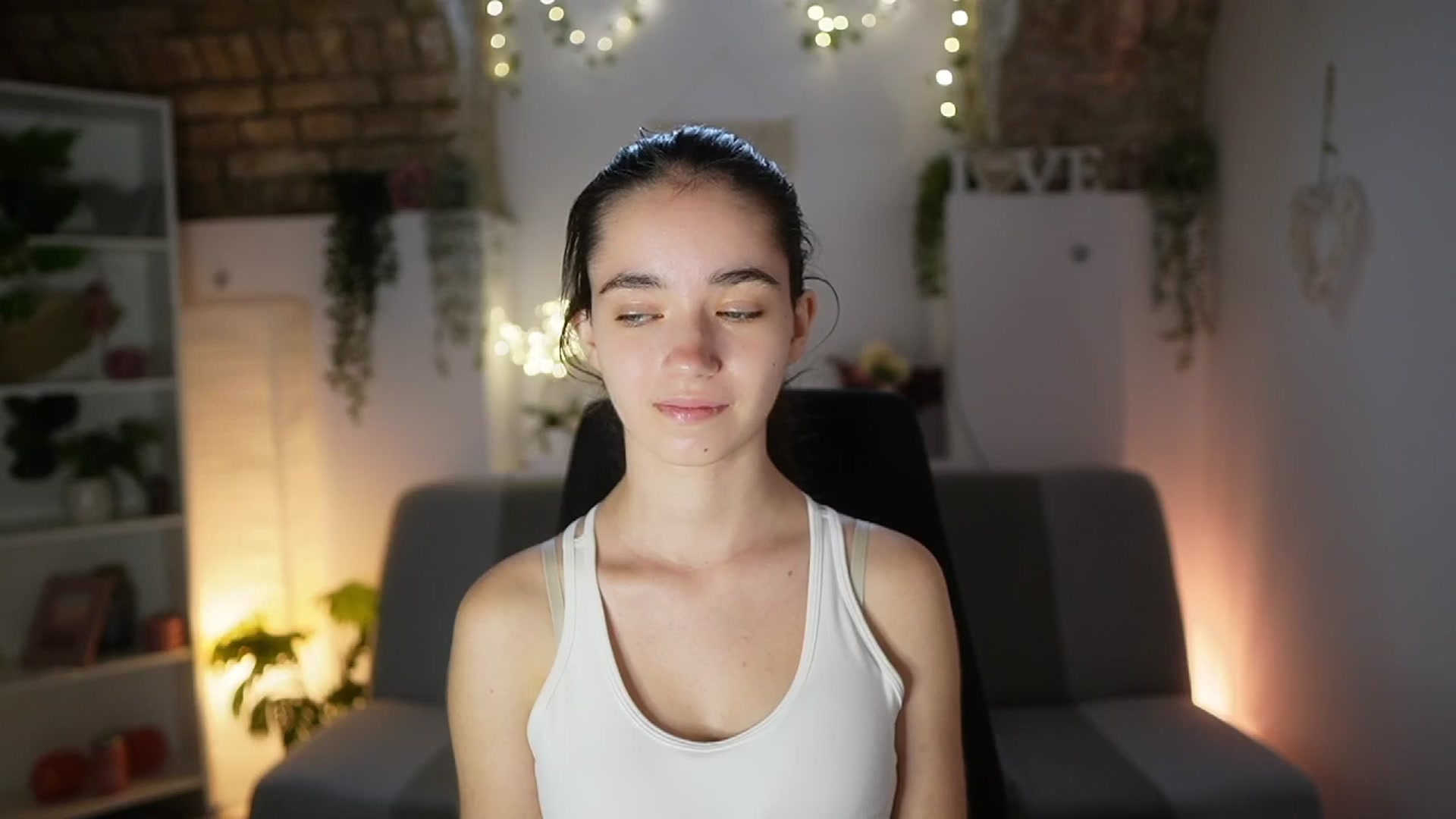 Gallery image thumbnail from Gia_Paige18's myfreecams stream on, 06/19/2025, 12:02 image 13 of 20