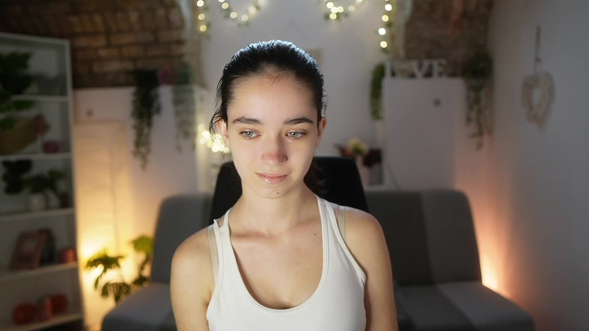 Gallery image thumbnail from Gia_Paige18's myfreecams stream on, 06/19/2025, 12:02 image 5 of 20