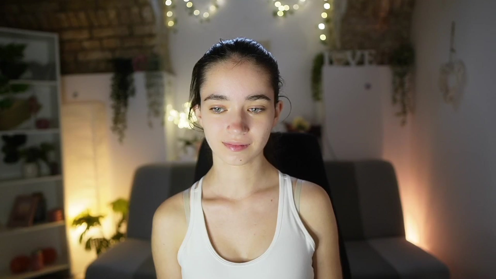Gallery image thumbnail from Gia_Paige18's myfreecams stream on, 06/19/2025, 12:02 image 16 of 20