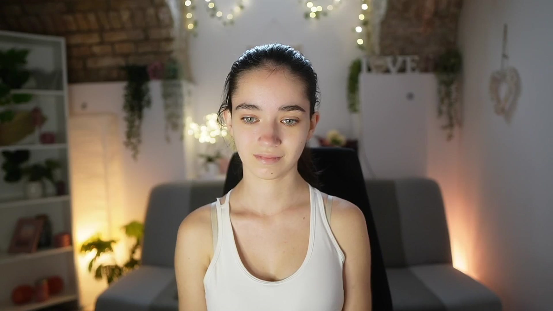 Gallery image thumbnail from Gia_Paige18's myfreecams stream on, 06/19/2025, 12:02 image 4 of 20