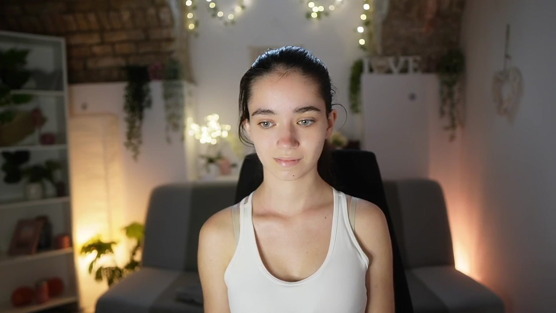Gallery image thumbnail from Gia_Paige18's myfreecams stream on, 06/19/2025, 12:02 image 9 of 20