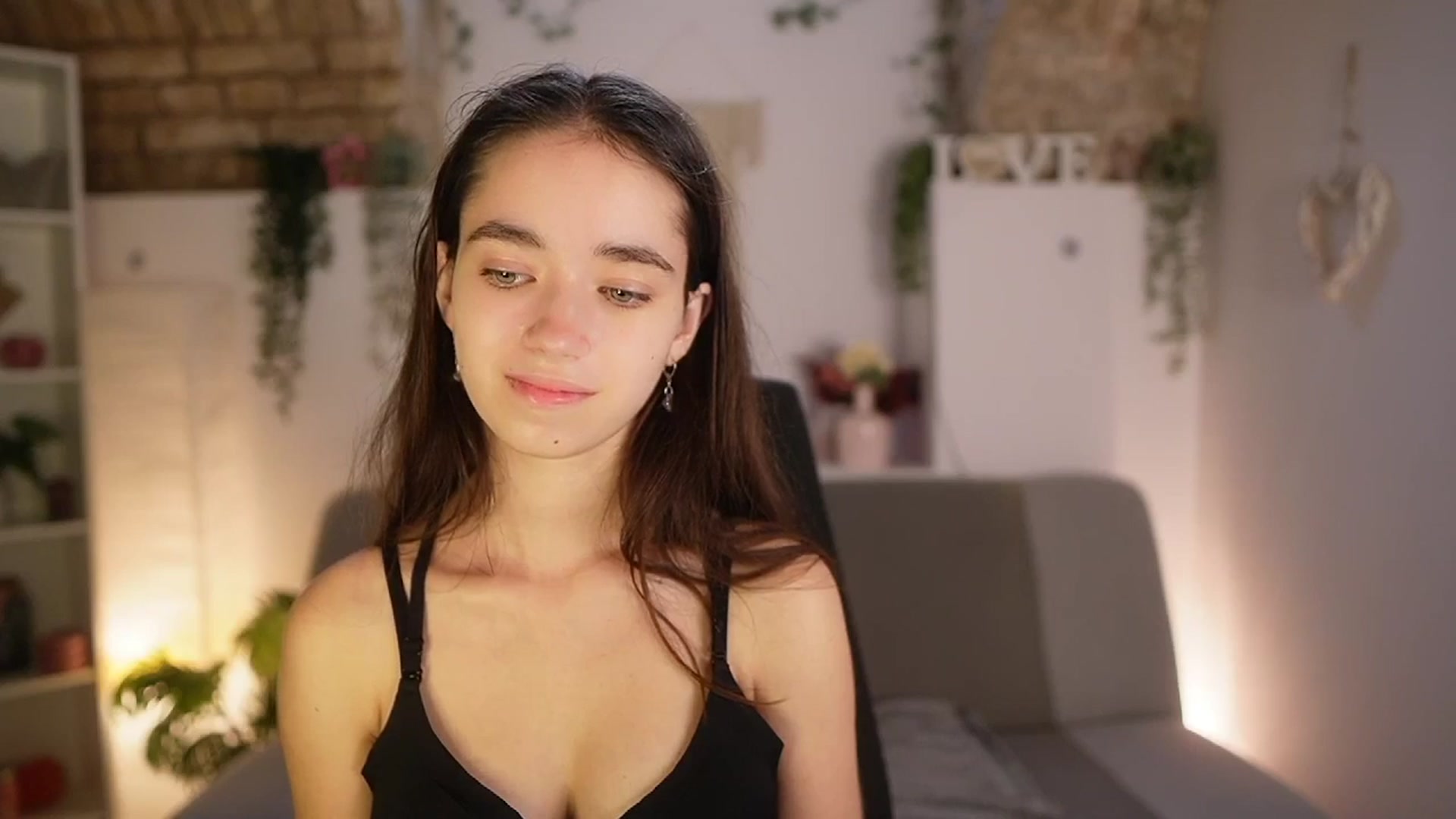 Gallery image thumbnail from Gia_Paige18's myfreecams stream on, 06/24/2025, 13:06 image 19 of 20
