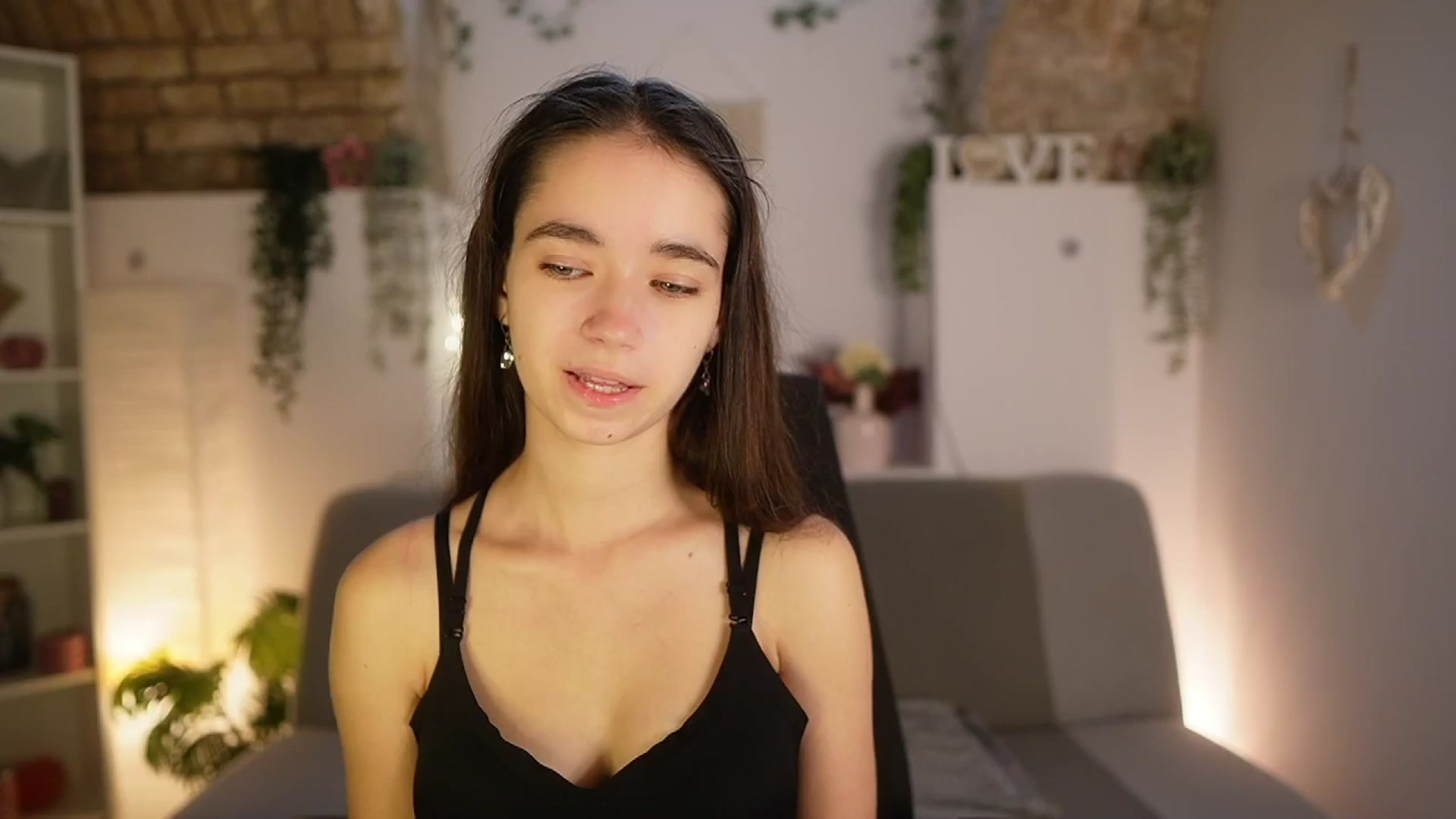 Gallery image thumbnail from Gia_Paige18's myfreecams stream on, 06/24/2025, 13:06 image 1 of 20