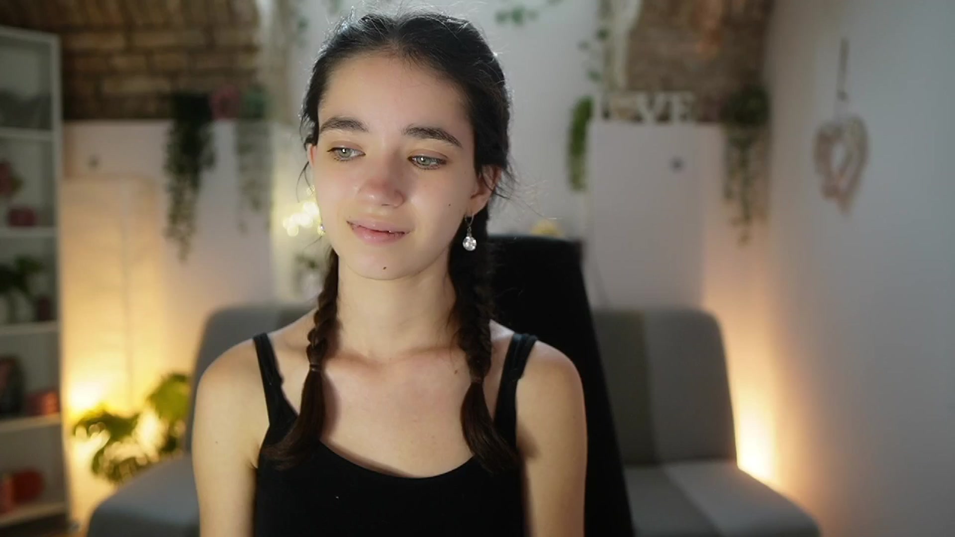 Gallery image thumbnail from Gia_Paige18's myfreecams stream on, 06/26/2025, 08:38 image 7 of 20