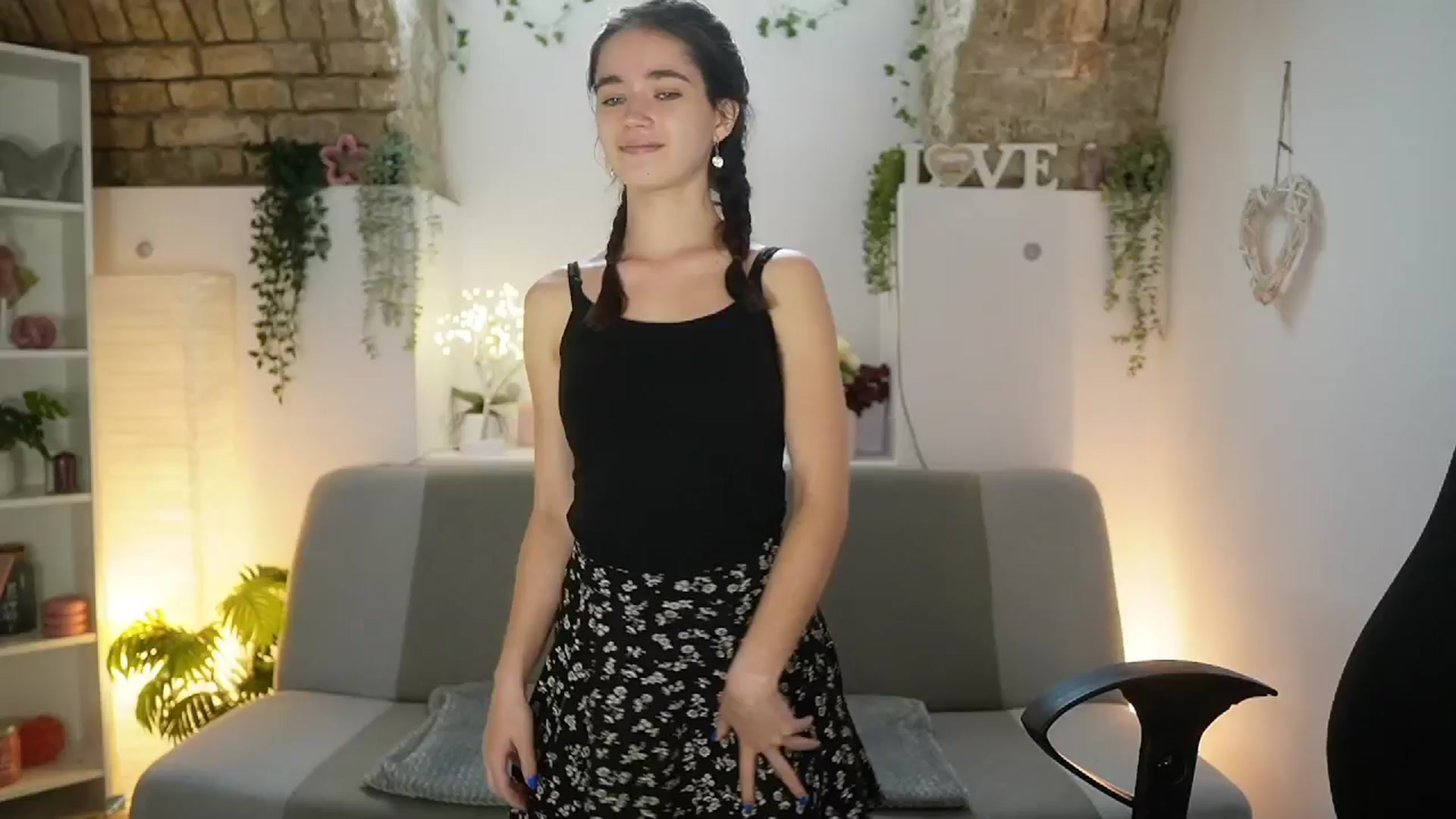 Gallery image thumbnail from Gia_Paige18's myfreecams stream on, 06/26/2025, 08:38 image 14 of 20