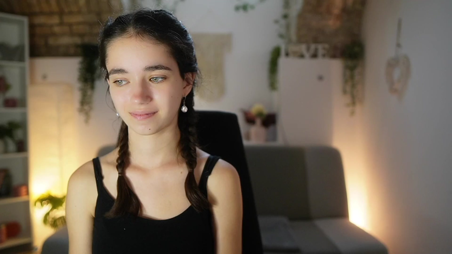 Gallery image thumbnail from Gia_Paige18's myfreecams stream on, 06/26/2025, 11:30 image 3 of 20