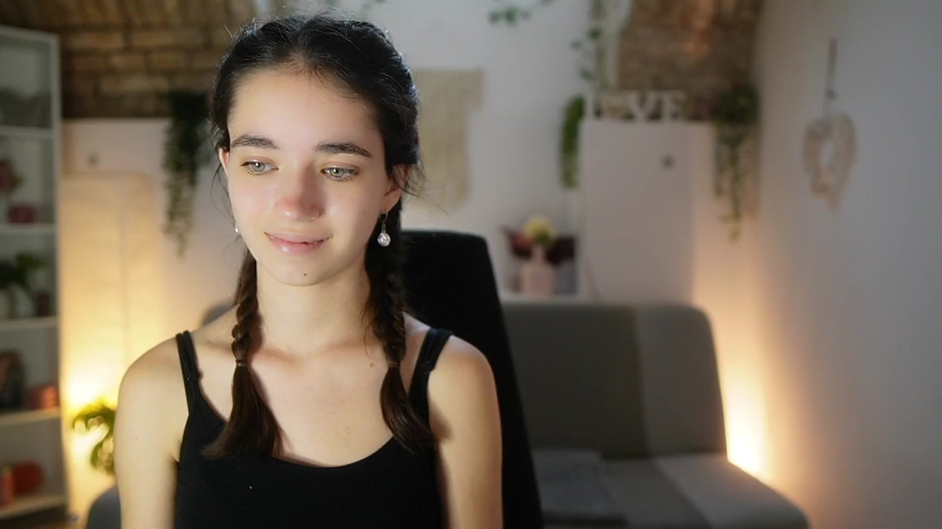 Gallery image thumbnail from Gia_Paige18's myfreecams stream on, 06/26/2025, 11:30 image 2 of 20