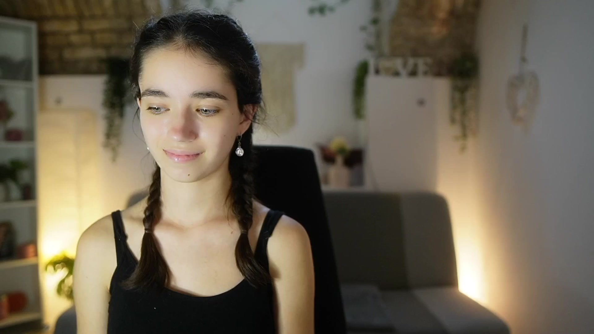 Gallery image thumbnail from Gia_Paige18's myfreecams stream on, 06/26/2025, 11:30 image 9 of 20