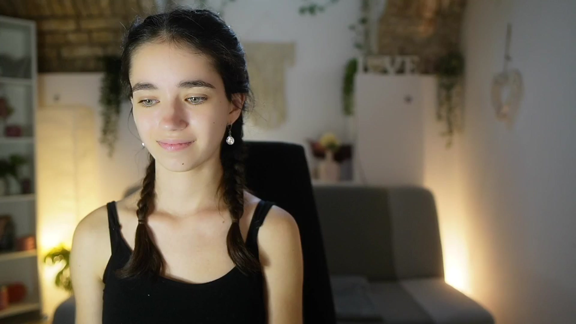 Gallery image thumbnail from Gia_Paige18's myfreecams stream on, 06/26/2025, 11:30 image 8 of 20