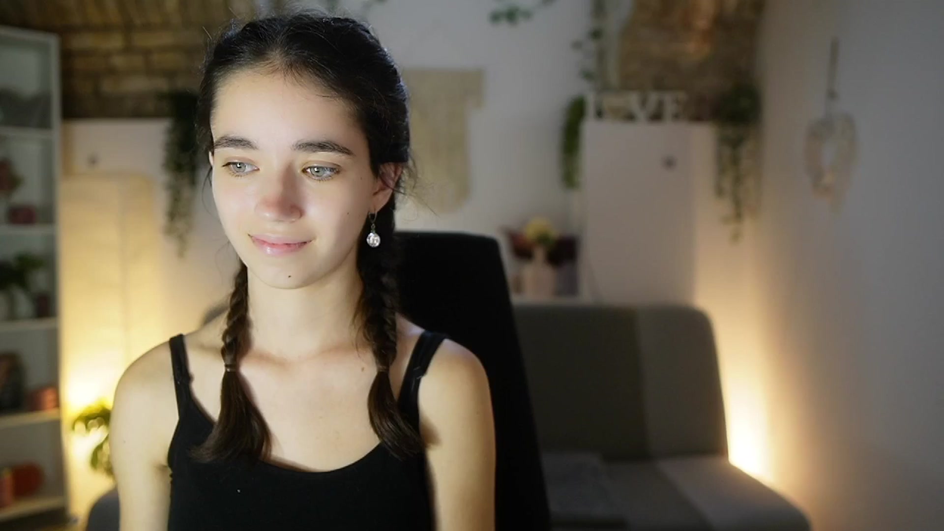 Gallery image thumbnail from Gia_Paige18's myfreecams stream on, 06/26/2025, 11:30 image 10 of 20