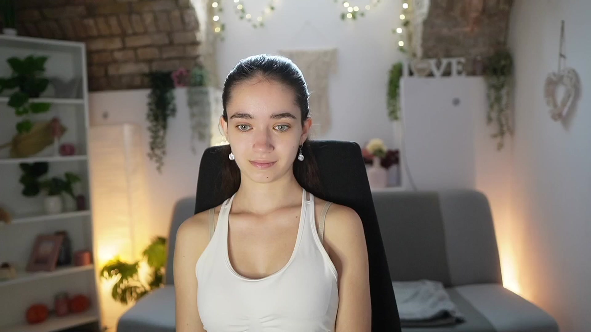 Gallery image thumbnail from Gia_Paige18's myfreecams stream on, 06/30/2025, 07:42 image 18 of 20