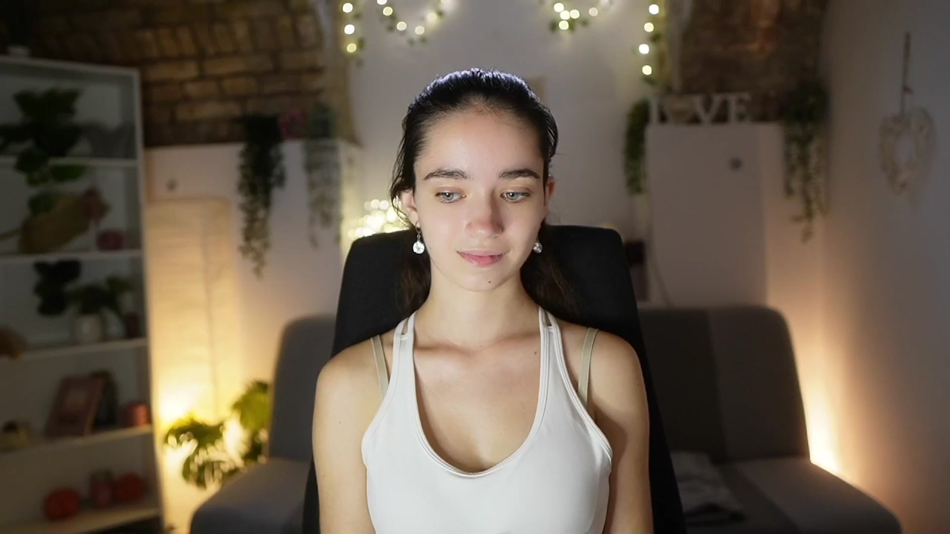 Gallery image thumbnail from Gia_Paige18's myfreecams stream on, 06/30/2025, 12:03 image 14 of 20