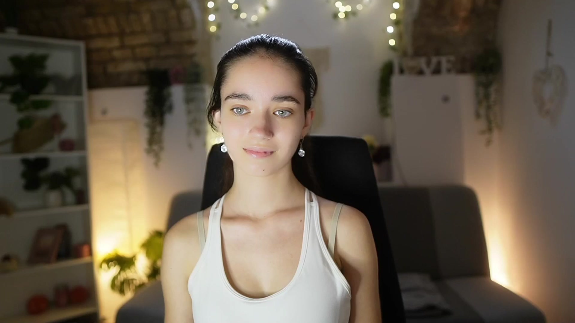 Gallery image thumbnail from Gia_Paige18's myfreecams stream on, 06/30/2025, 12:03 image 18 of 20