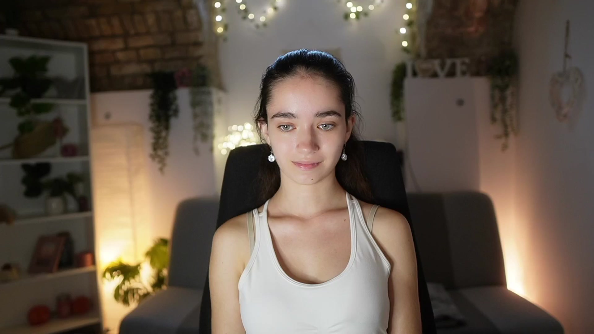 Gallery image thumbnail from Gia_Paige18's myfreecams stream on, 06/30/2025, 12:03 image 7 of 20