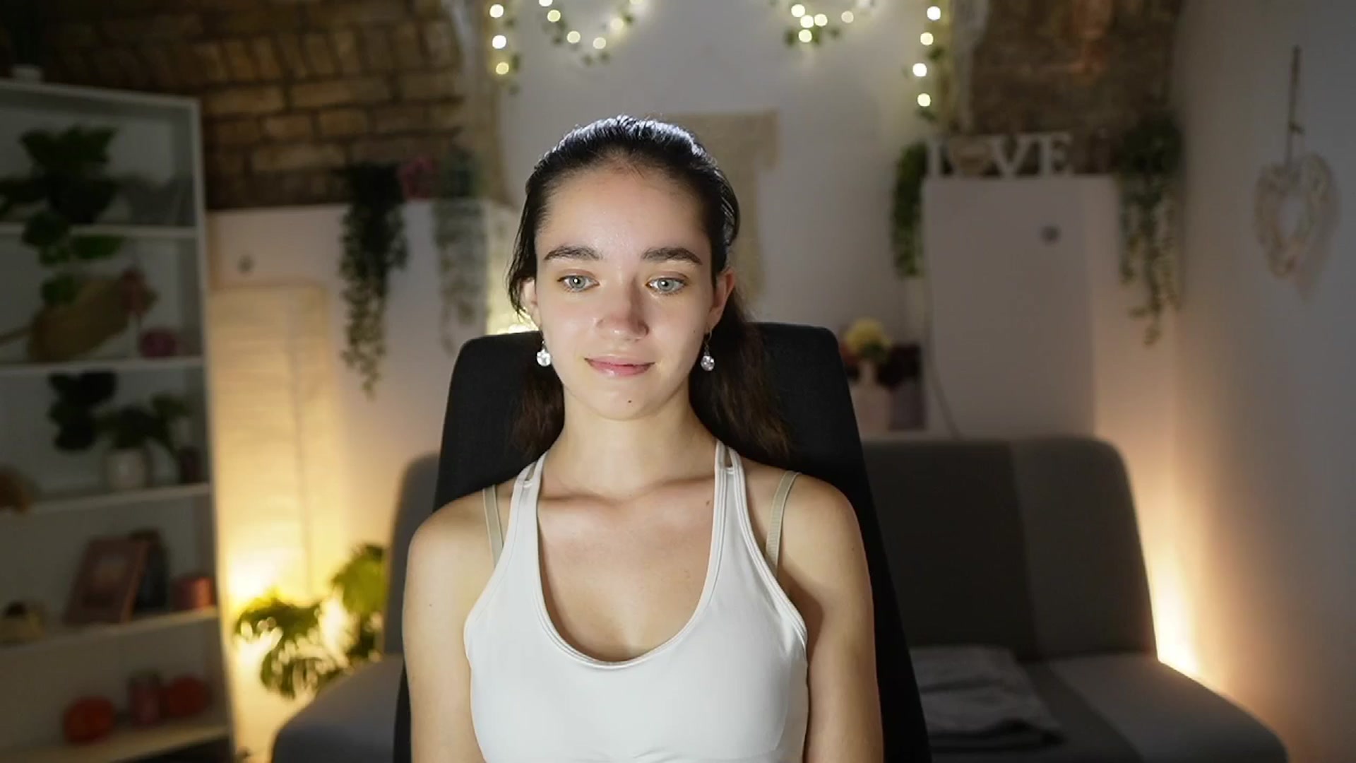 Gallery image thumbnail from Gia_Paige18's myfreecams stream on, 06/30/2025, 12:03 image 20 of 20